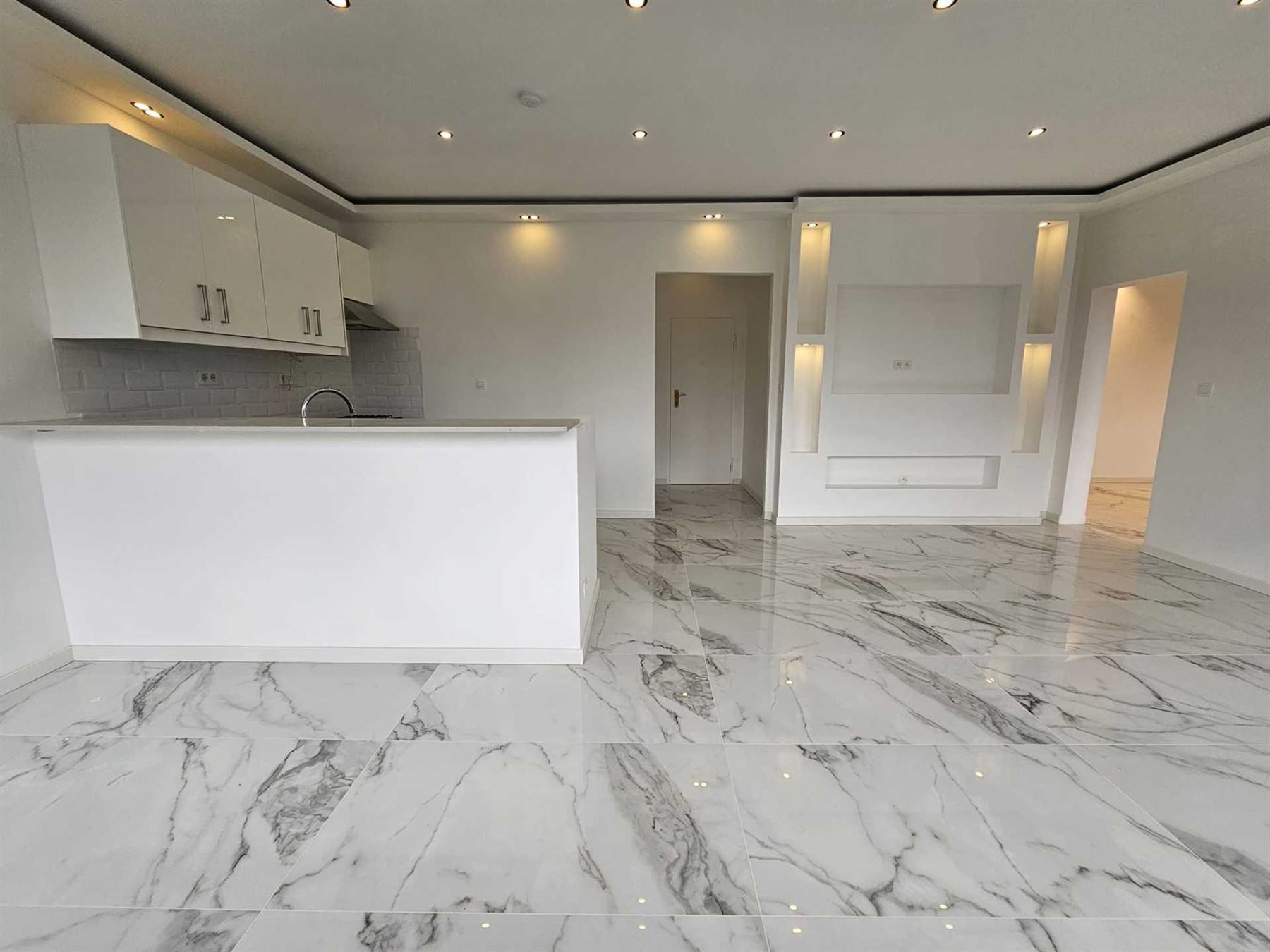 Gerenoveerd 1-Slaapkamer in Antwerpen foto 10