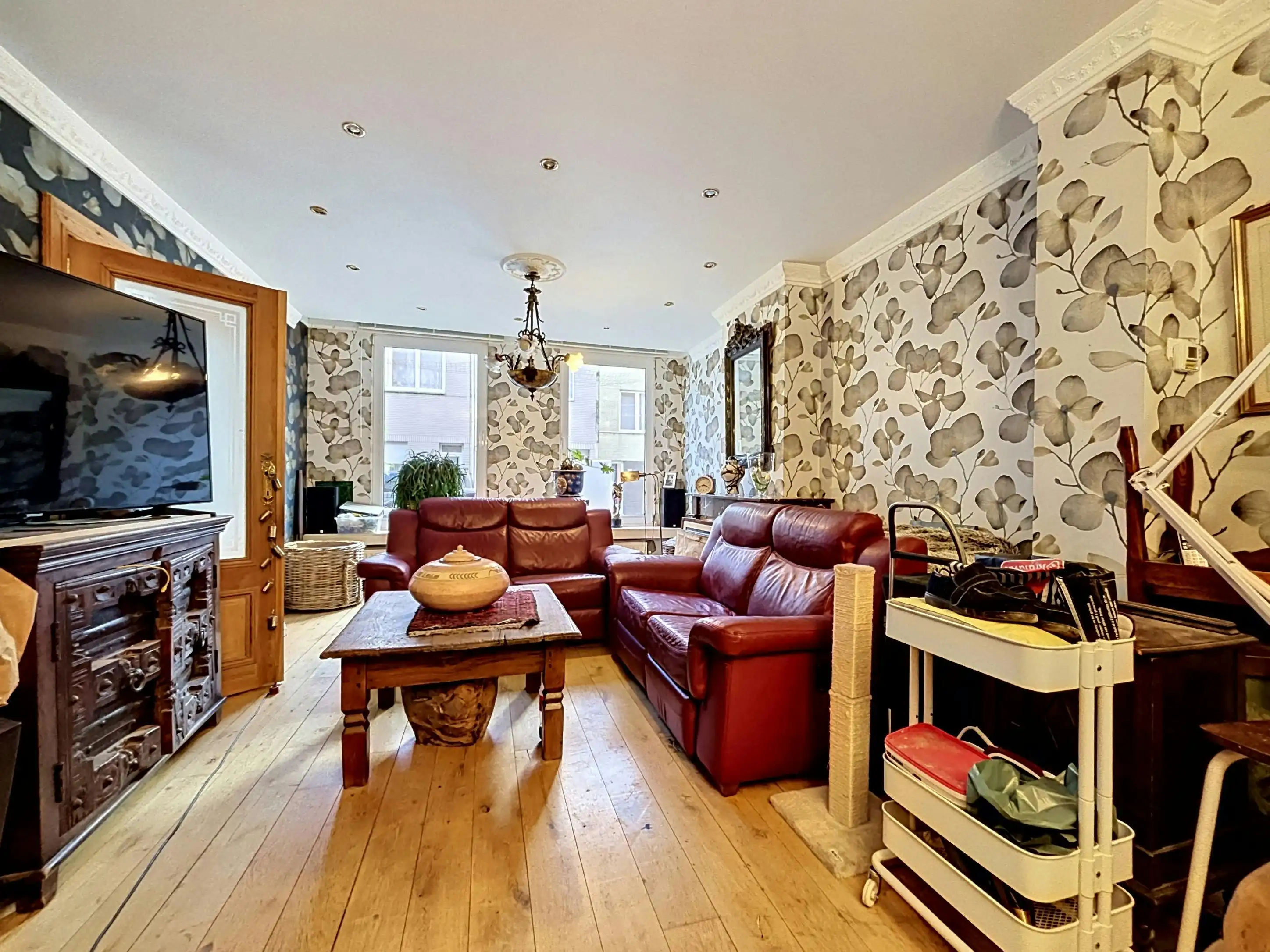 Te renoveren huis (175m²) in Deurne met terras  foto 4