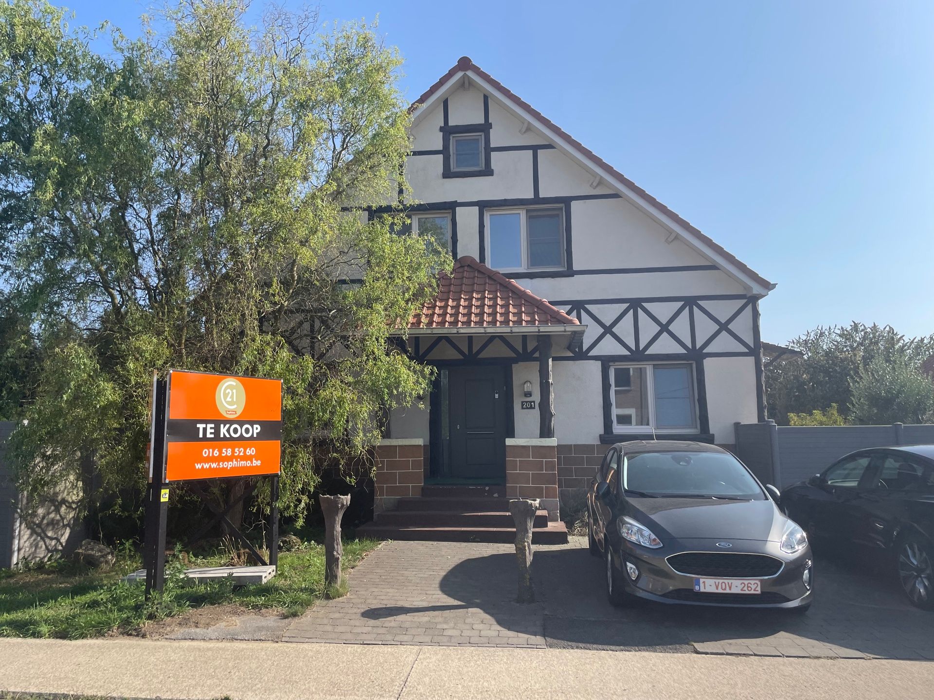 Hoofdfoto van de publicatie: Charmante, gedeeltelijk gerenoveerde woning