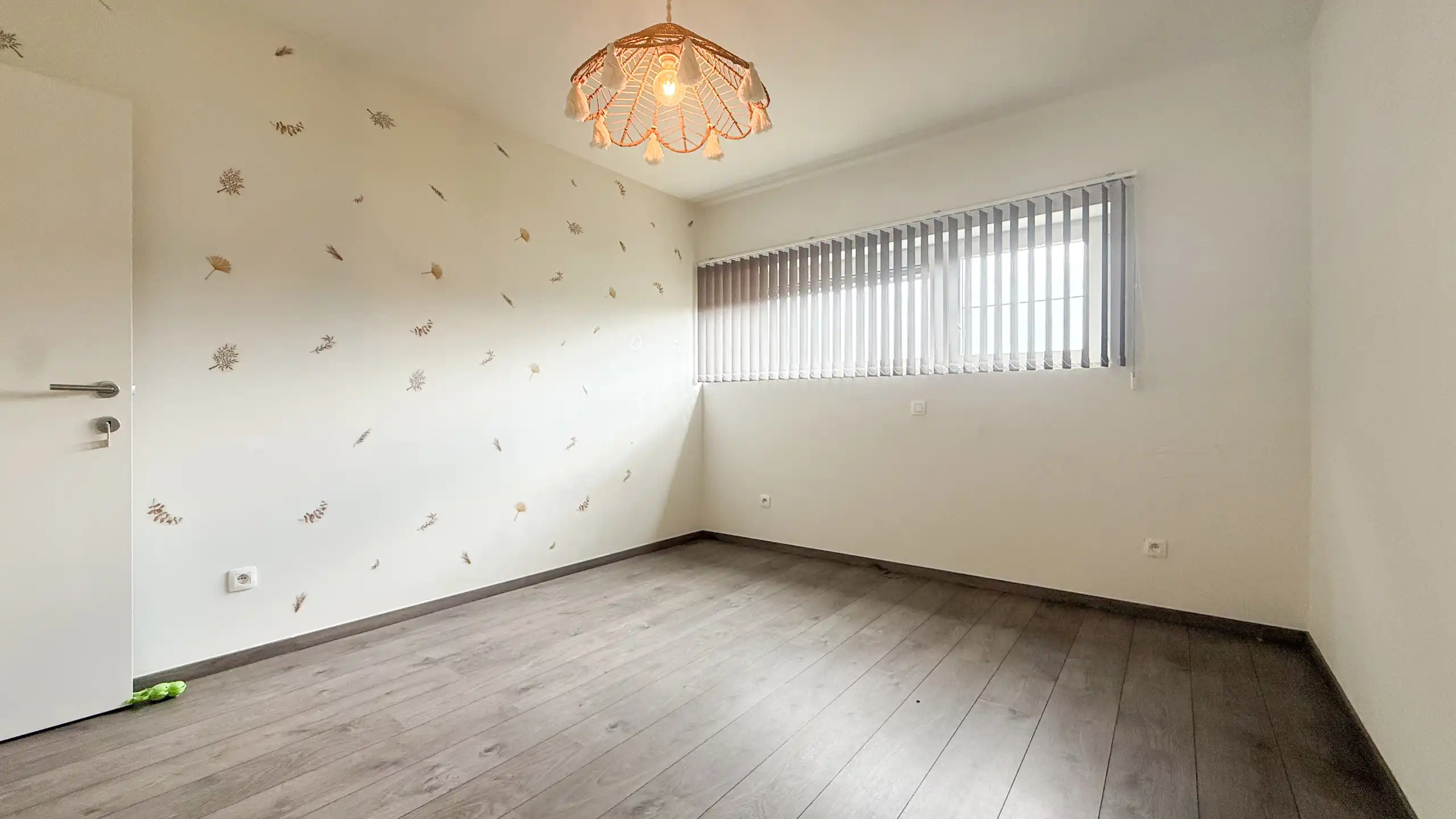 Recente halfopen woning met 3slpks, veranda en ruime tuin! foto 20