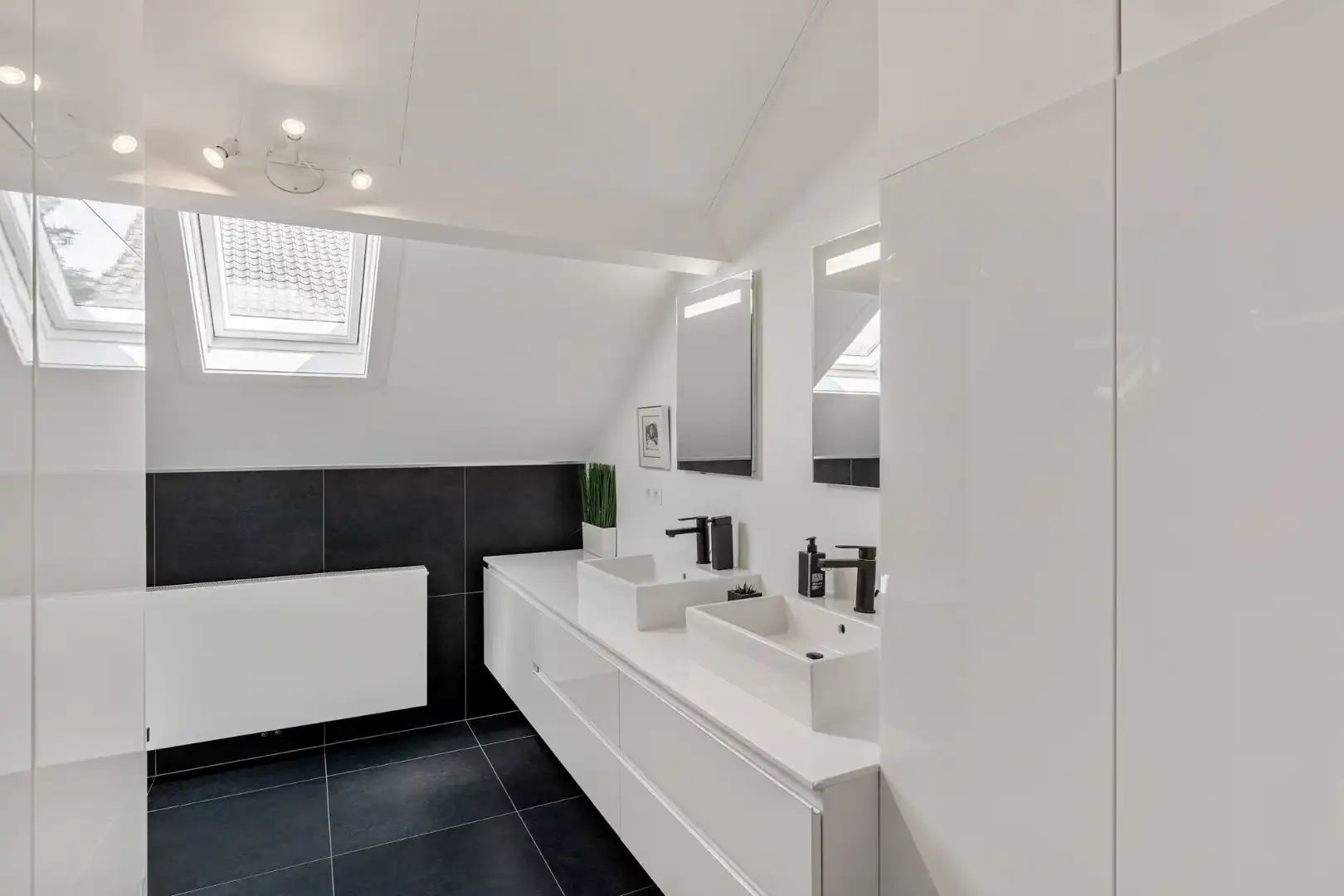 Moderne architectenwoning met mooie tuin en zwembad, 5 slaapkamers in Hasselt, OB op 8a12ca in doodlopende straat foto 36