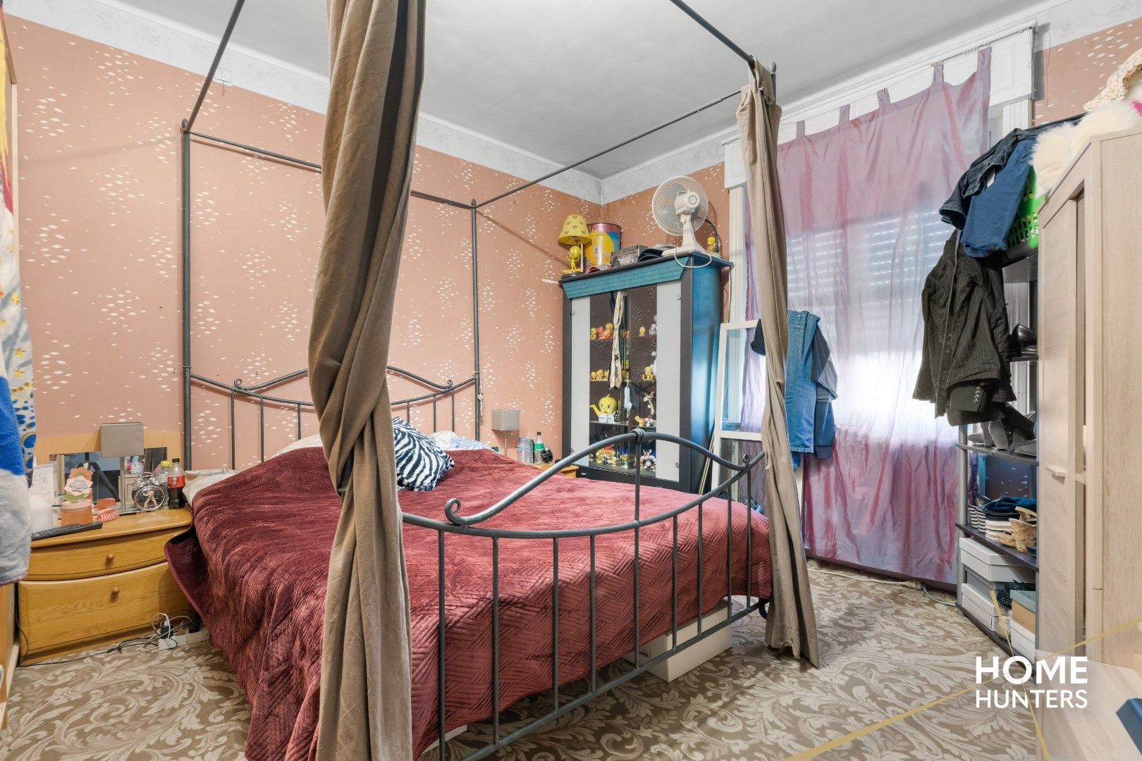 Te renoveren halfopen woning met 3 slaapkamers op 553 m² foto 9