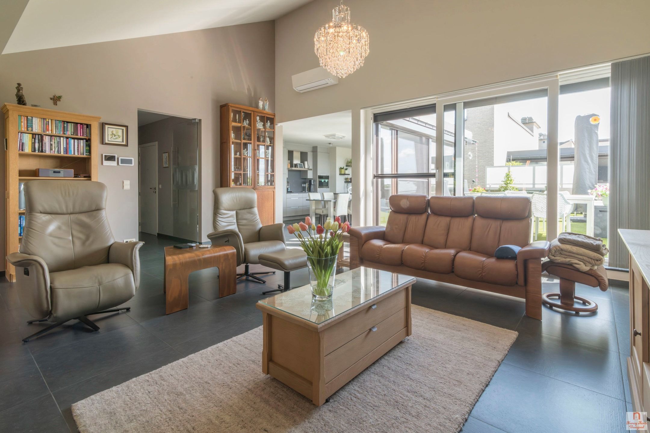 Elegant penthouse met zonneterras in hartje Beringen foto 2