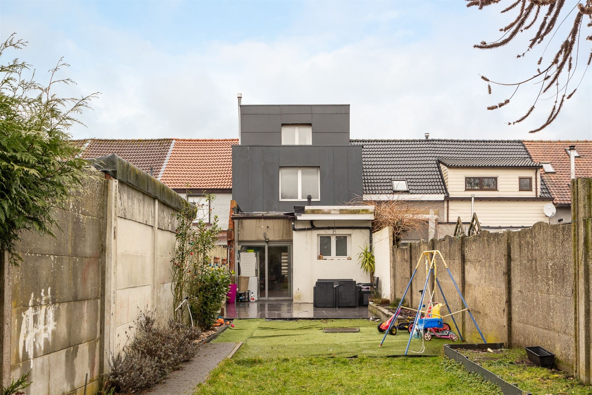 Op te frissen woning met 4 slpk en Z-tuin foto 21