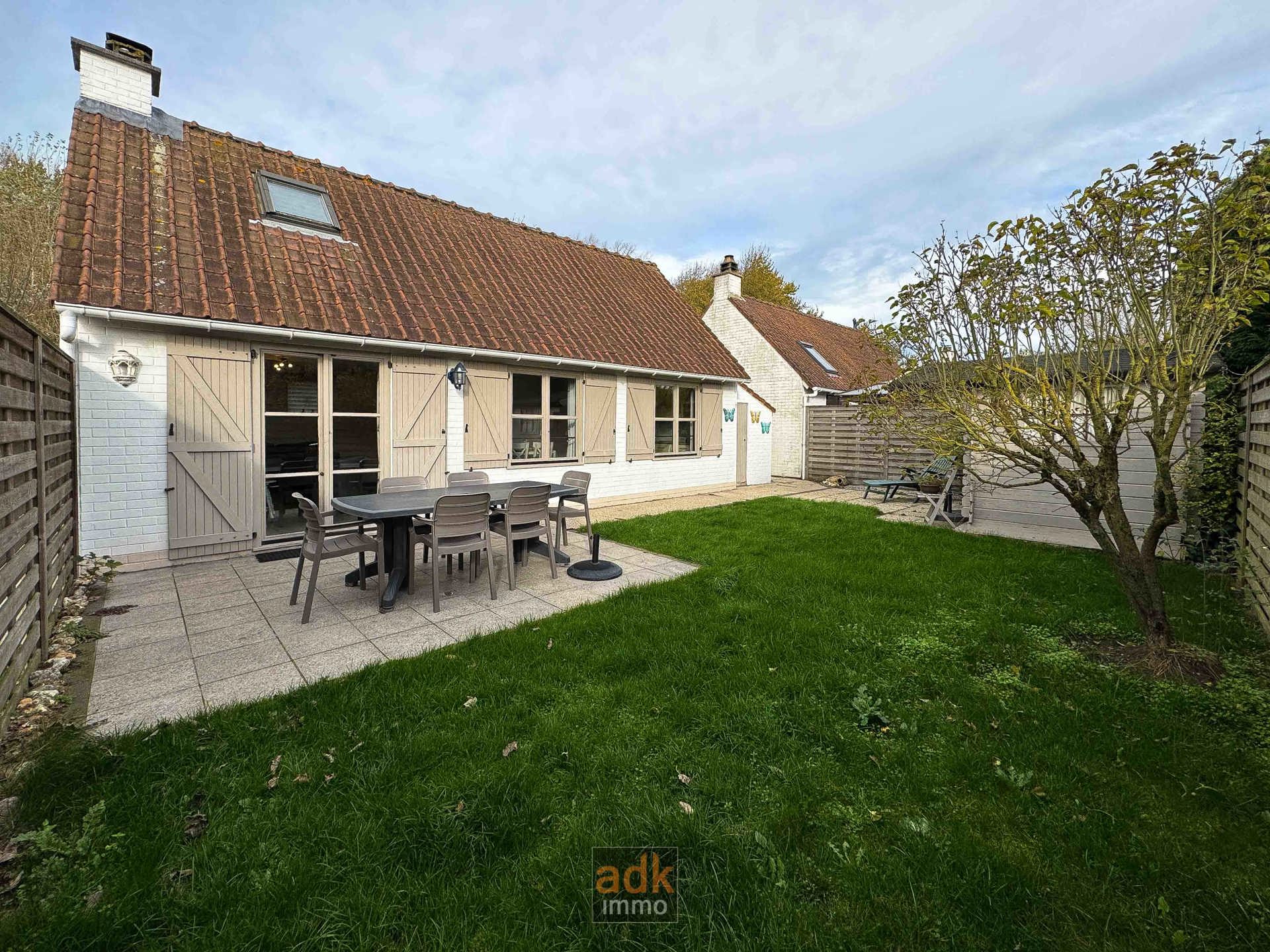 Hoofdfoto van de publicatie: Vakantiewoning met 3 slpk, tuin en parking – De Panne