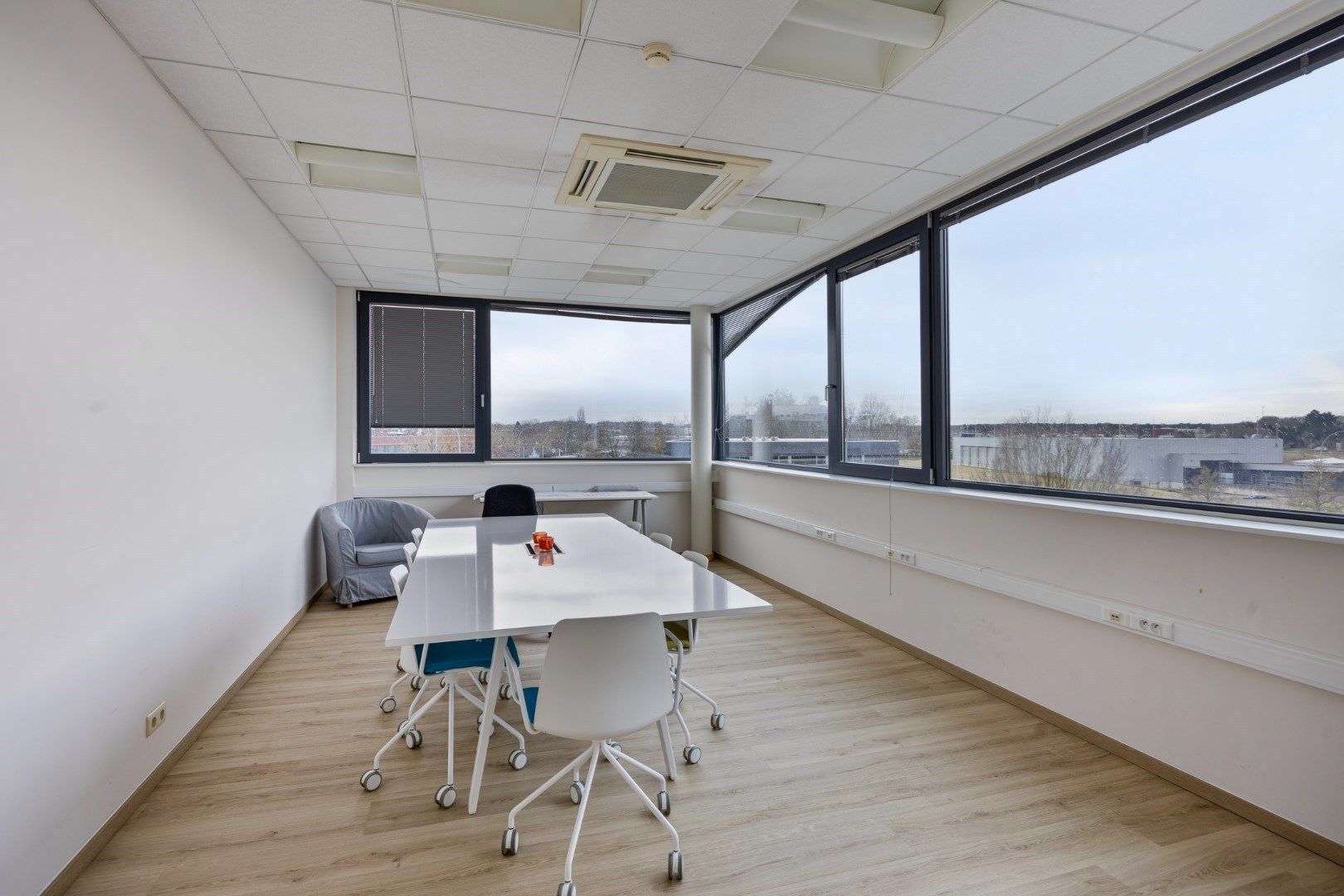 Kantoor te koop in het industriepark te Haasrode/Heverlee met 14 parkings - opp. 626 m² - verkoop van aandelen foto 14