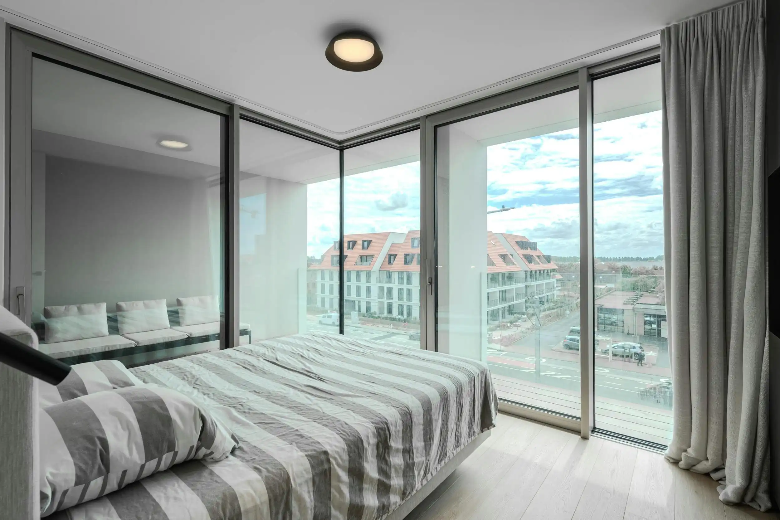Magnifiek appartement met drie slaapkamers en twee badkamers foto 12