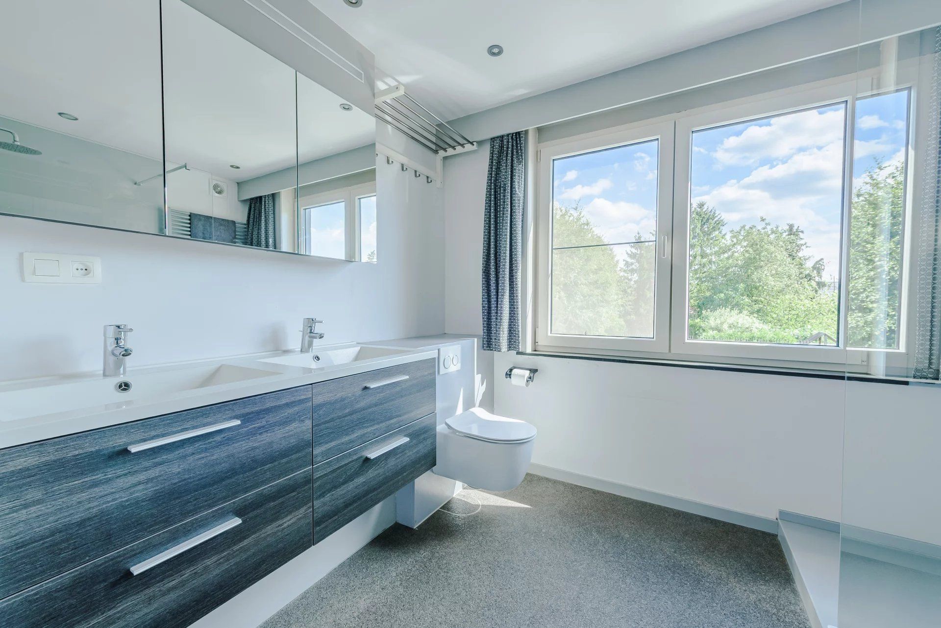 Moderne instapklare woning met 3 slaapkamers op mooi perceel. foto 23