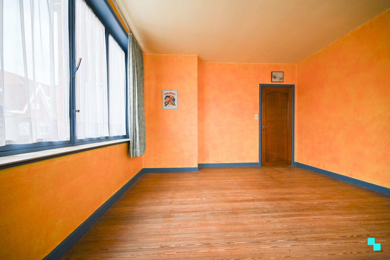 Kleurrijke kubistische burgerwoning in hartje Izegem foto 26