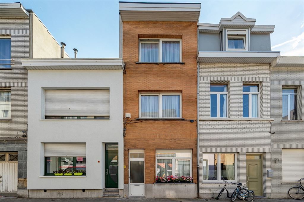 Ruime woning met 4 slaapkamers en stadskoer foto 27