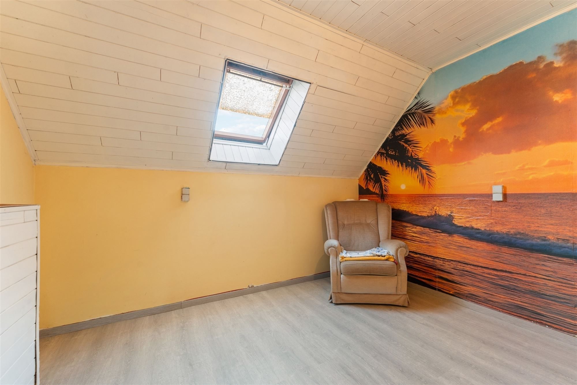 RUIME WONING MET 5 SLAAPKAMERS OP CENTRALE LIGGING VLAK BIJ BERINGEN CENTRUM foto 17