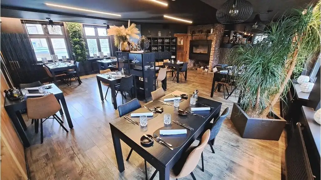 Overname restaurant met 2 terrassen + woongelegenheid in Brugse Ommeland foto 2