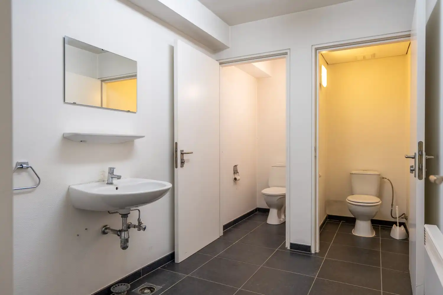 RUIME KANTOORRUIMTE 203 m² MET GARAGEBOX foto 17