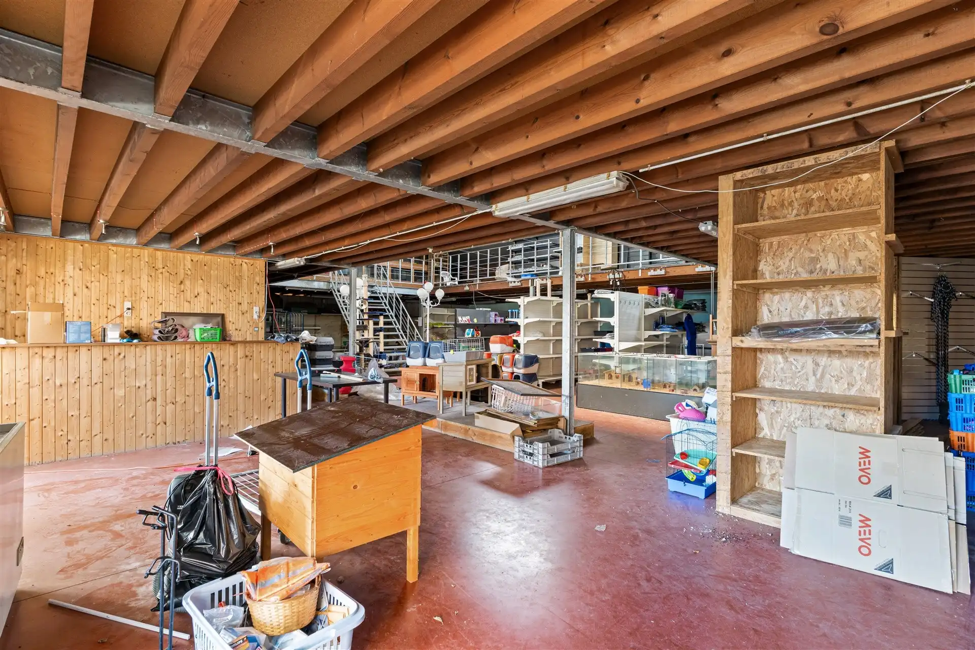 Grote grond met 2 woningen en magazijn van 700m² foto 8