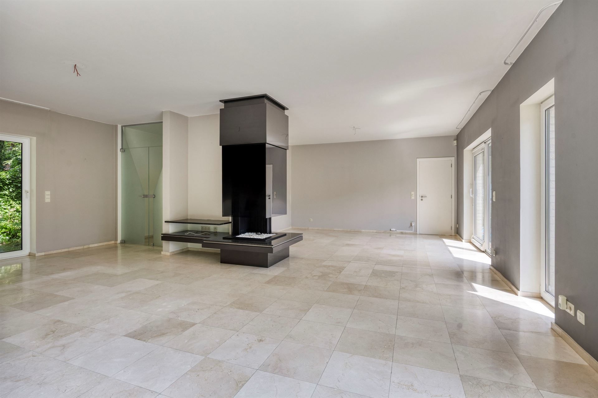 Prachtige moderne villa in rustige wijk foto 10