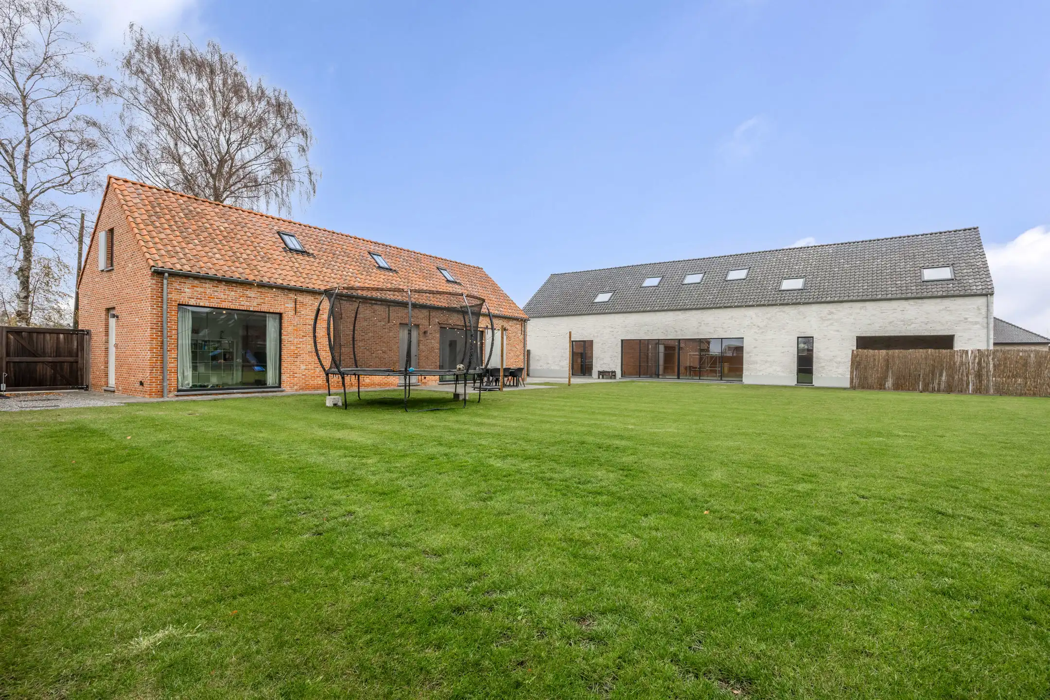 Langgevelhoeve met bijgebouw op rustige landelijke locatie foto 14