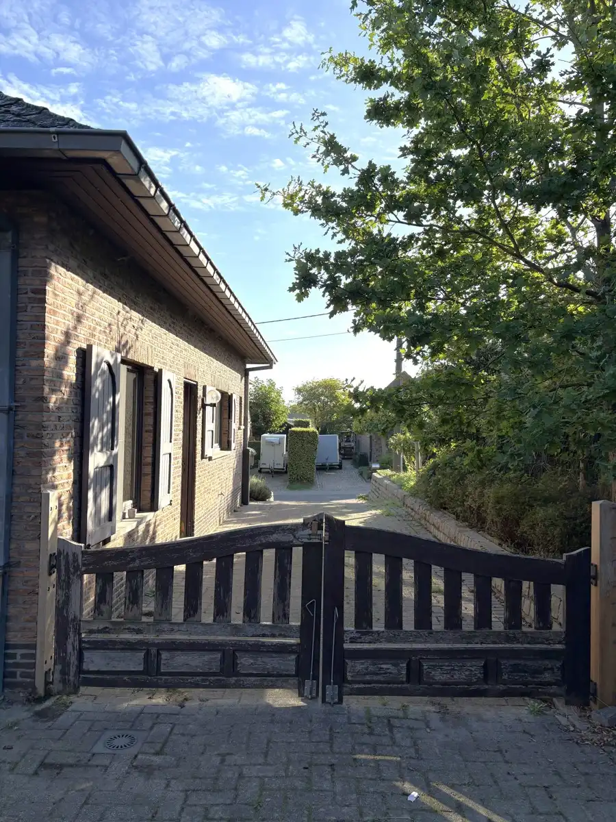 Te renoveren woning met groot bijgebouw foto 20