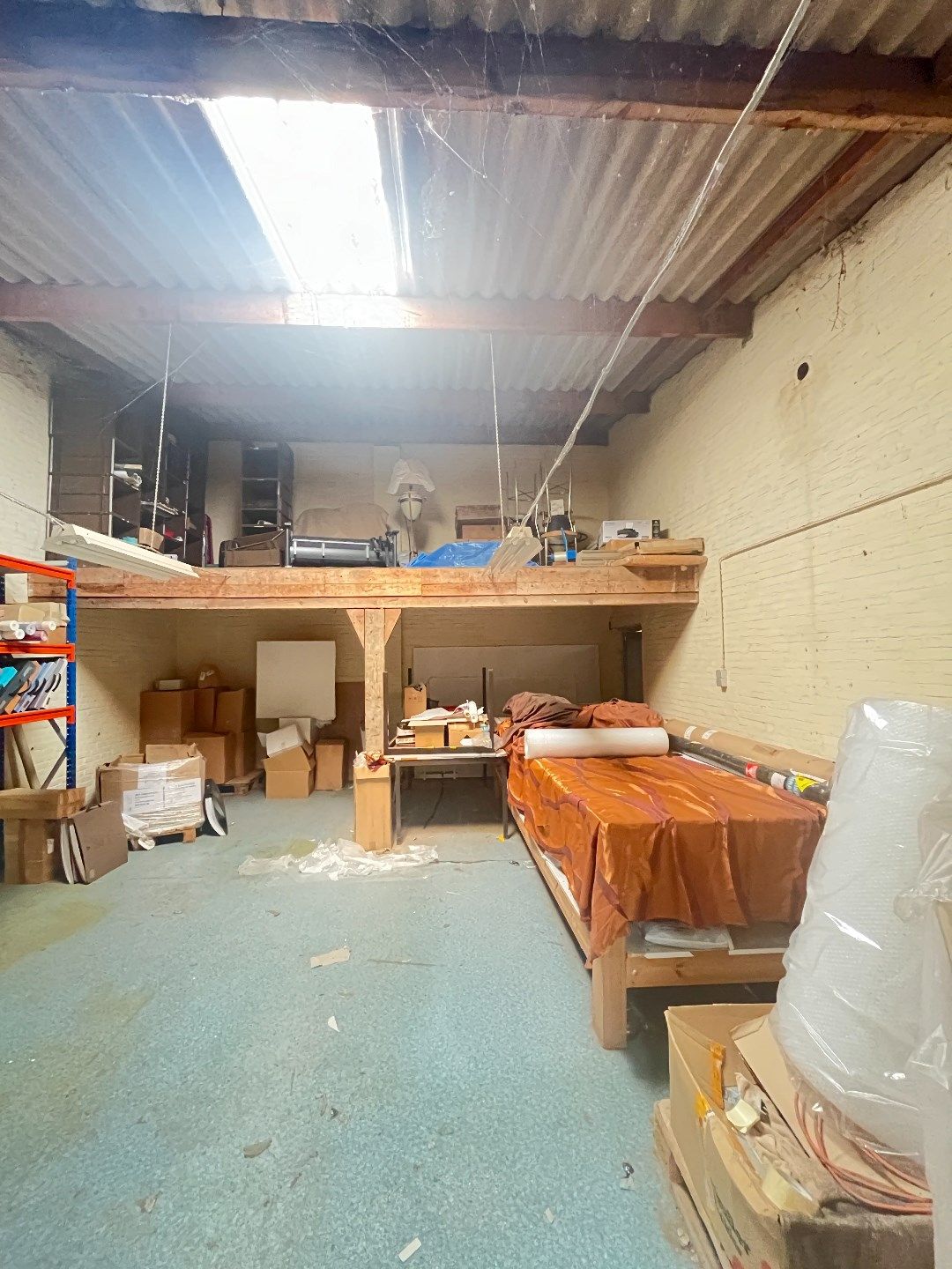 Industrieel atelier met woonst, centraal gelegen foto 18