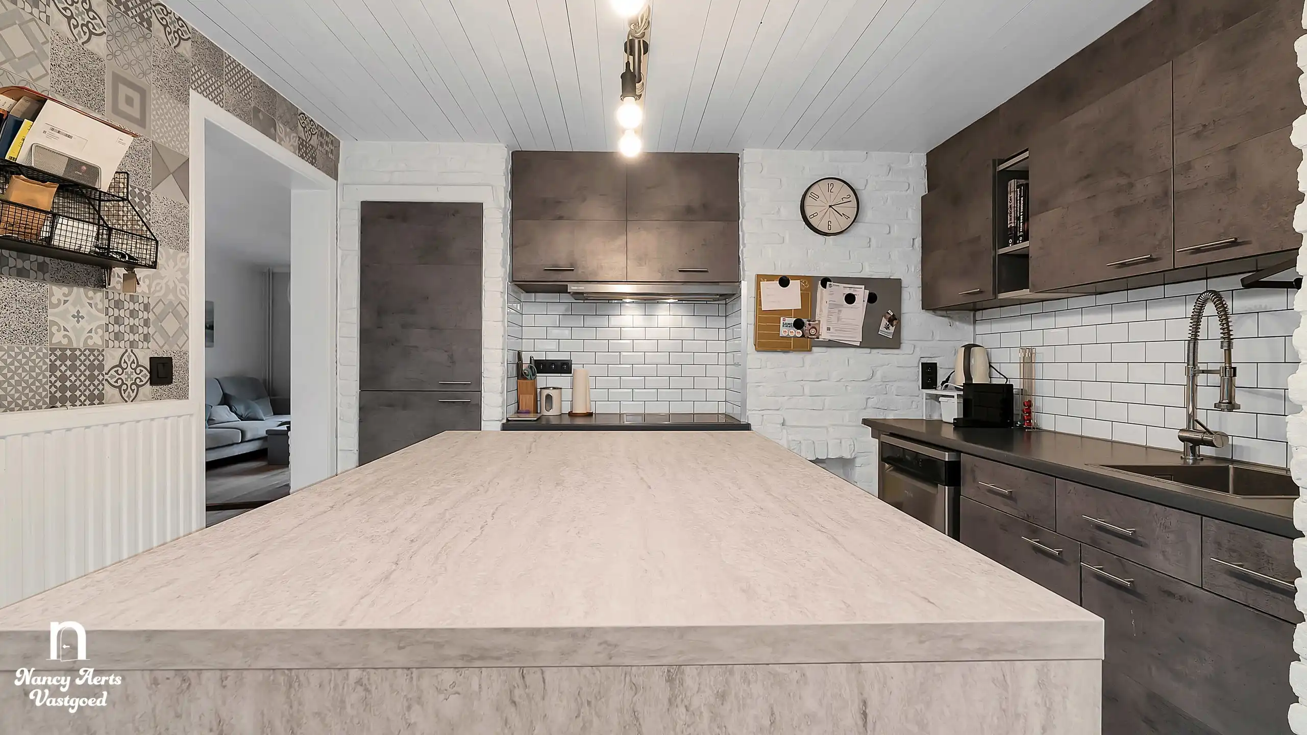 Halfopen gezinswoning met 3 slaapkamers en zonnige tuin foto 12