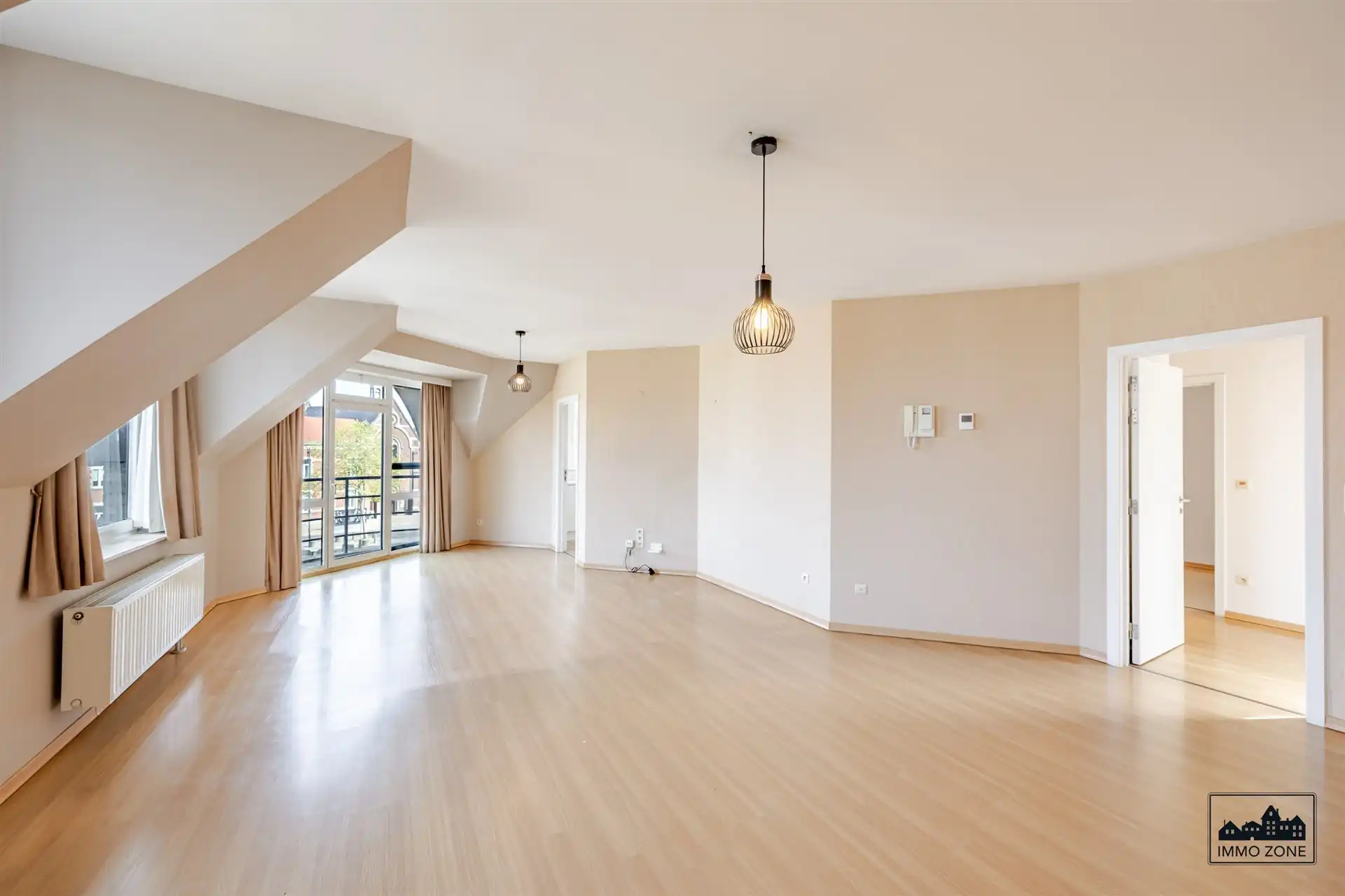 Ruim appartement van 110 m² in centrum Hamme foto {{pictureIndex}}