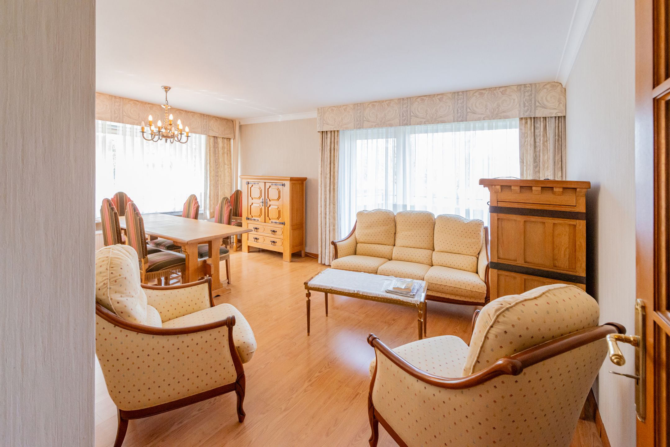 Lichtrijk gelijkvloersappartement met ruim terras in Evere foto 2