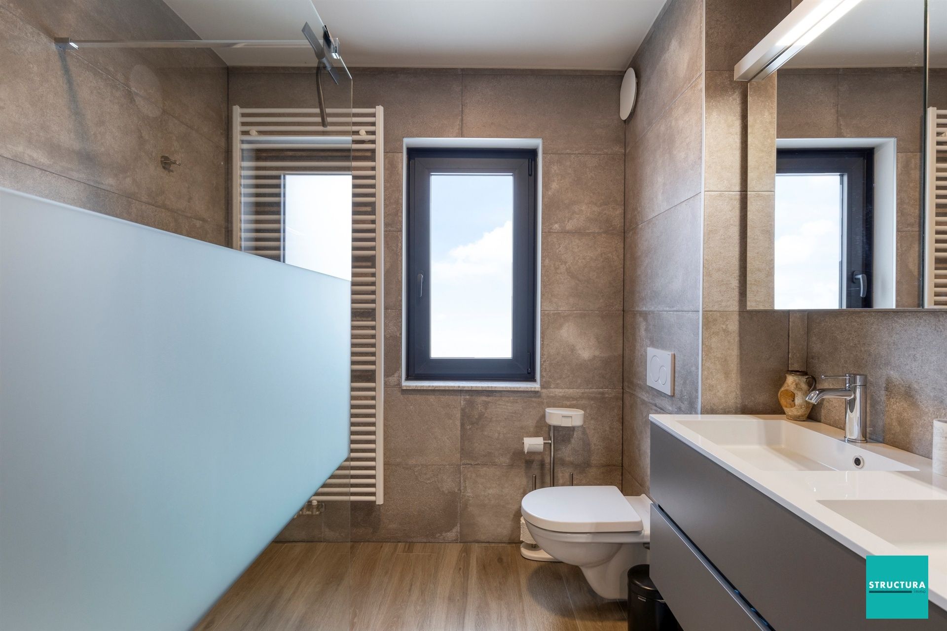 Gerenoveerde, energiezuinige woning in het centrum foto 18