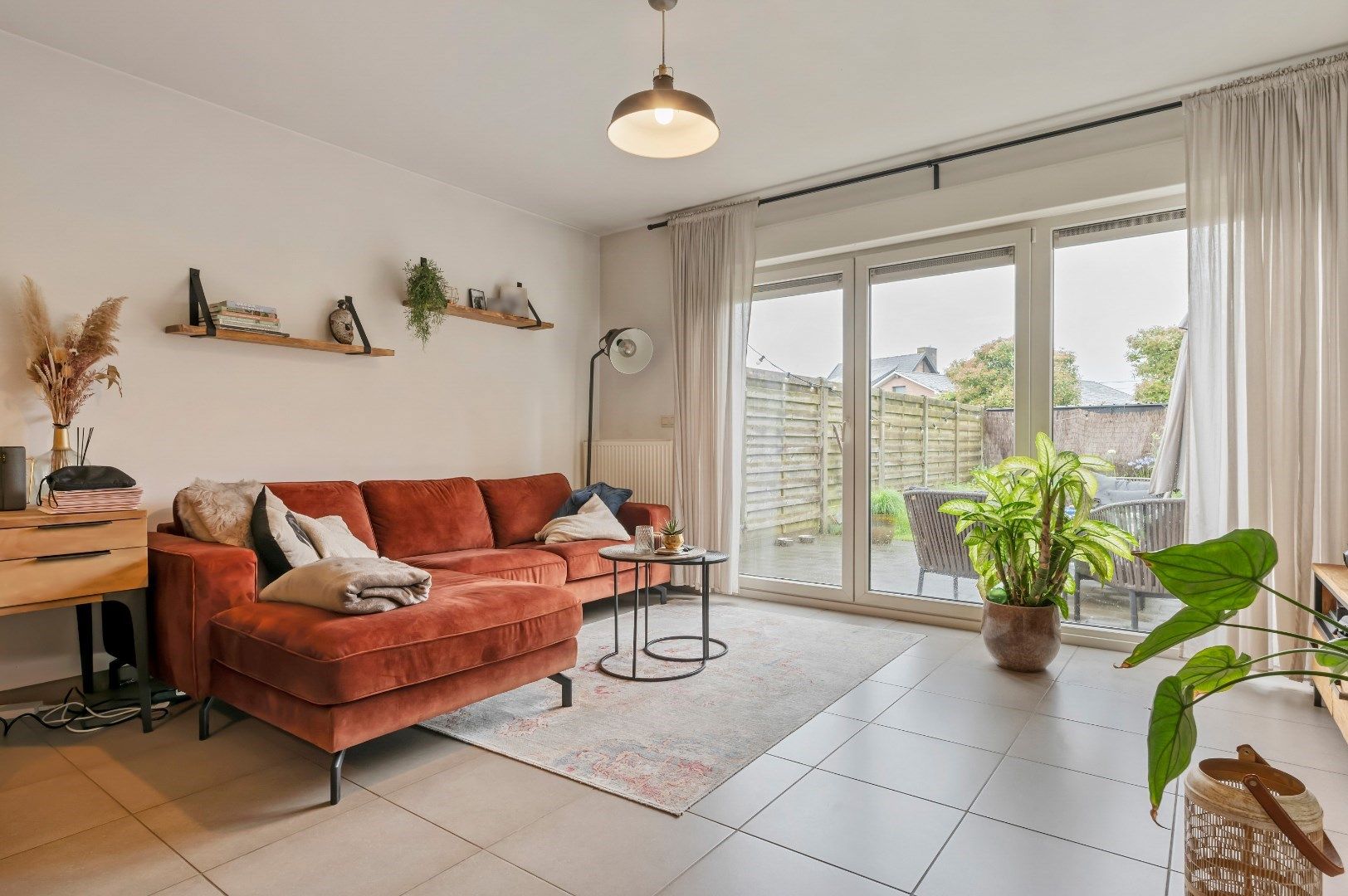 Gelijkvloers appartement Links met 77m² bewoonbare oppervlakte. foto 2