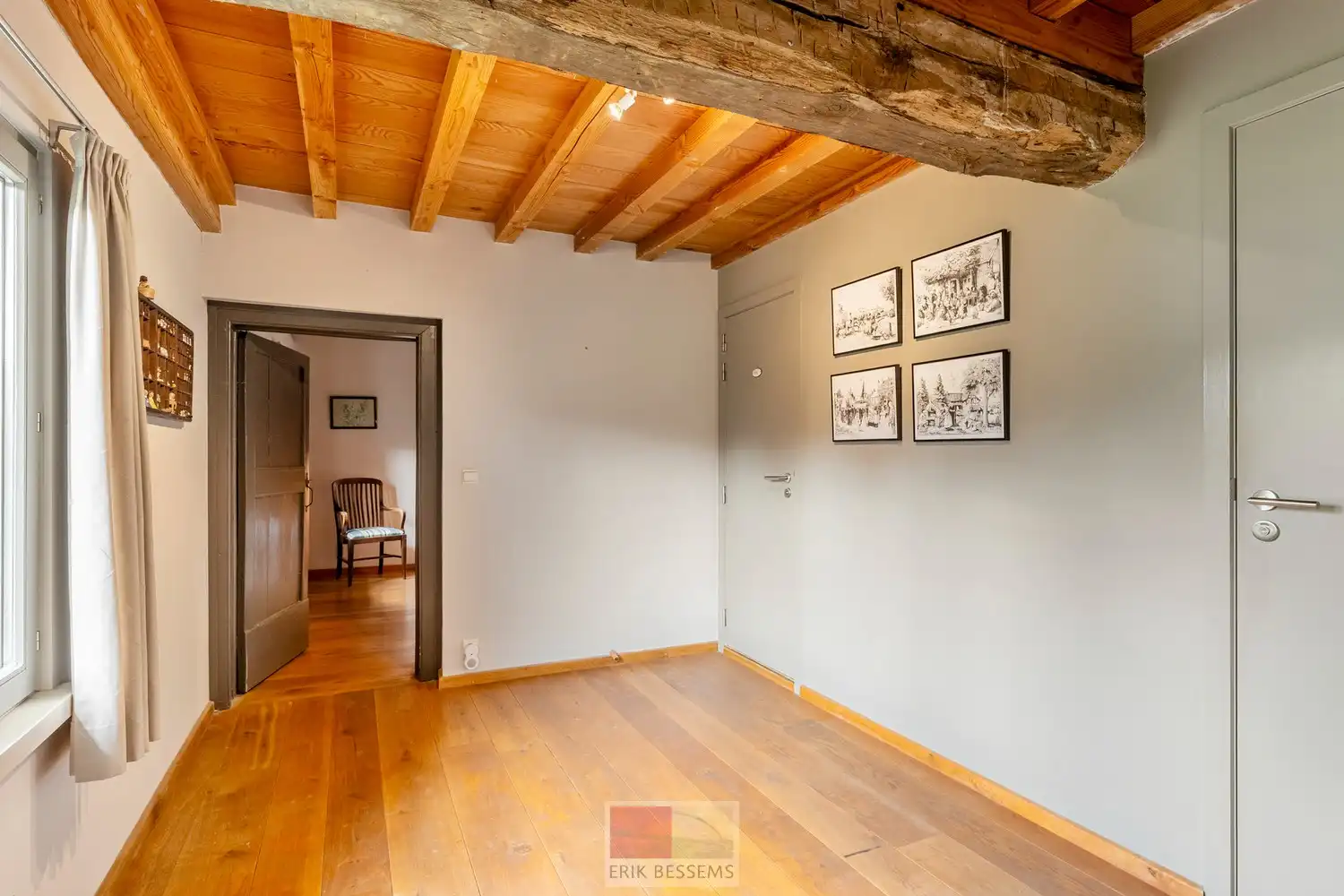 Een zeer karaktervol woonerf van maar liefst 3996 m² met bijzondere uitstraling, bestaande uit een prachtige hoofdwoning (voormalige schuur en stallen) en een charmant vakwerkhuis. foto 56