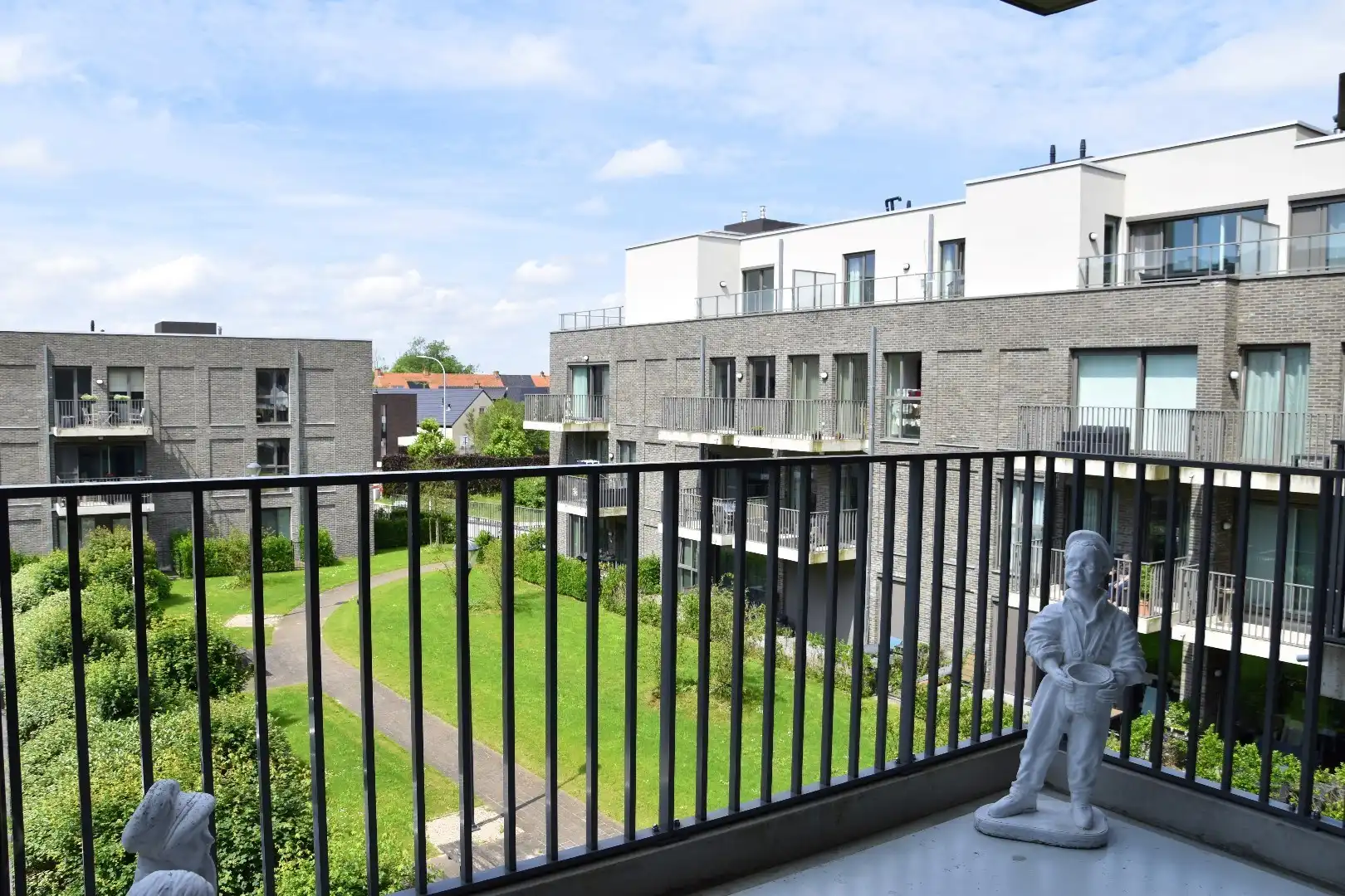 Recent 2-slaapkamerappartement met ondergrondse autostandplaats in het centrum van Gullegem foto 10