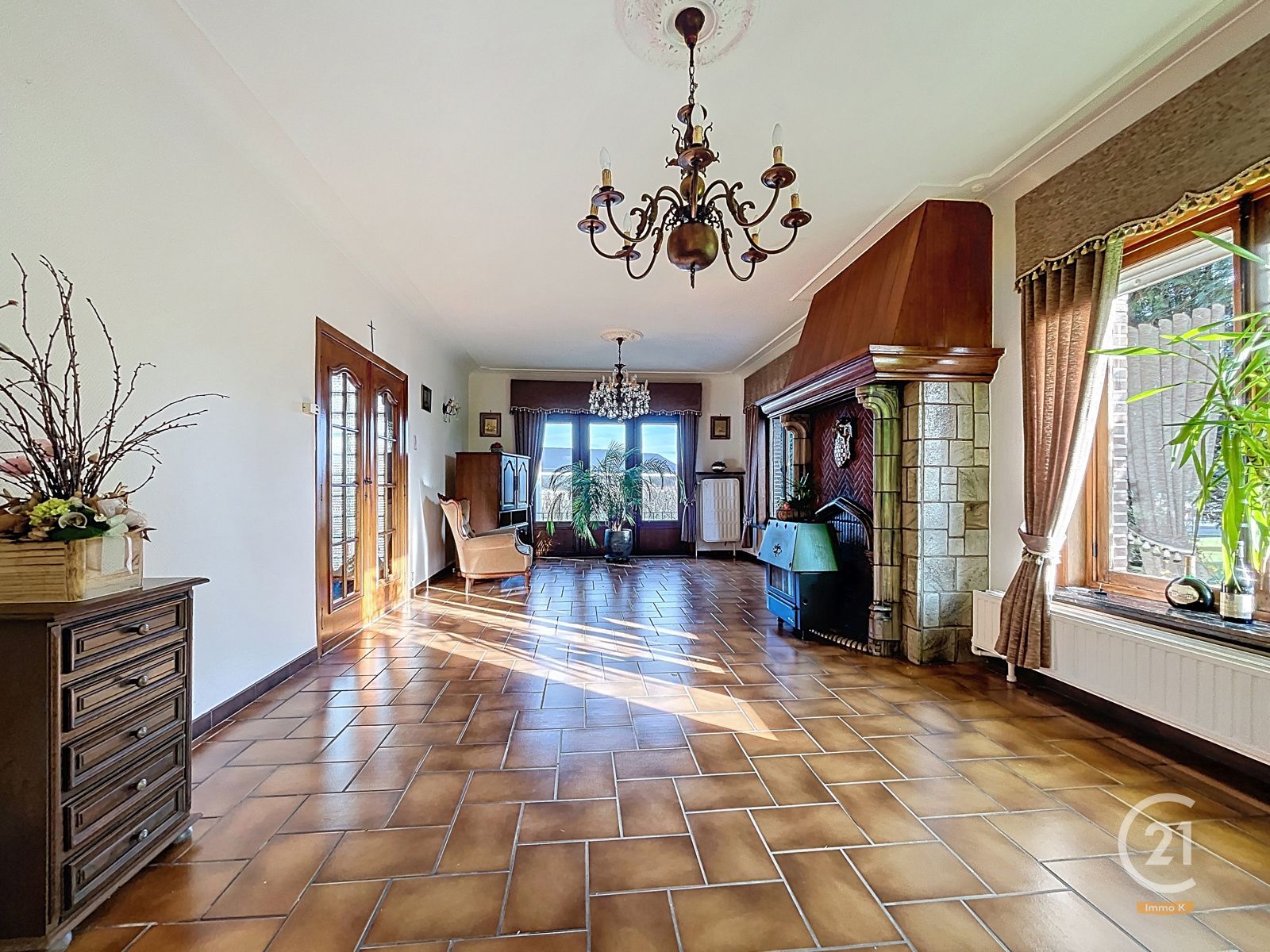 Ruime gelijkvloerse woning met 4 slpks, garage en tuin foto 6