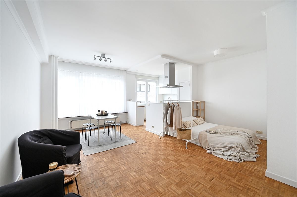 Geheel gerenoveerde studio op toplocatie foto {{pictureIndex}}