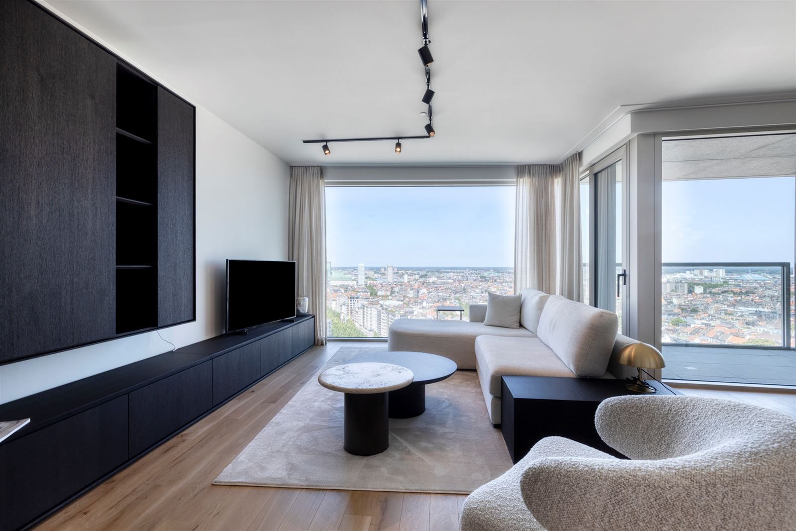 ANTWERP TOWER: SKY IS THE LIMIT 19de verdiep  foto 5