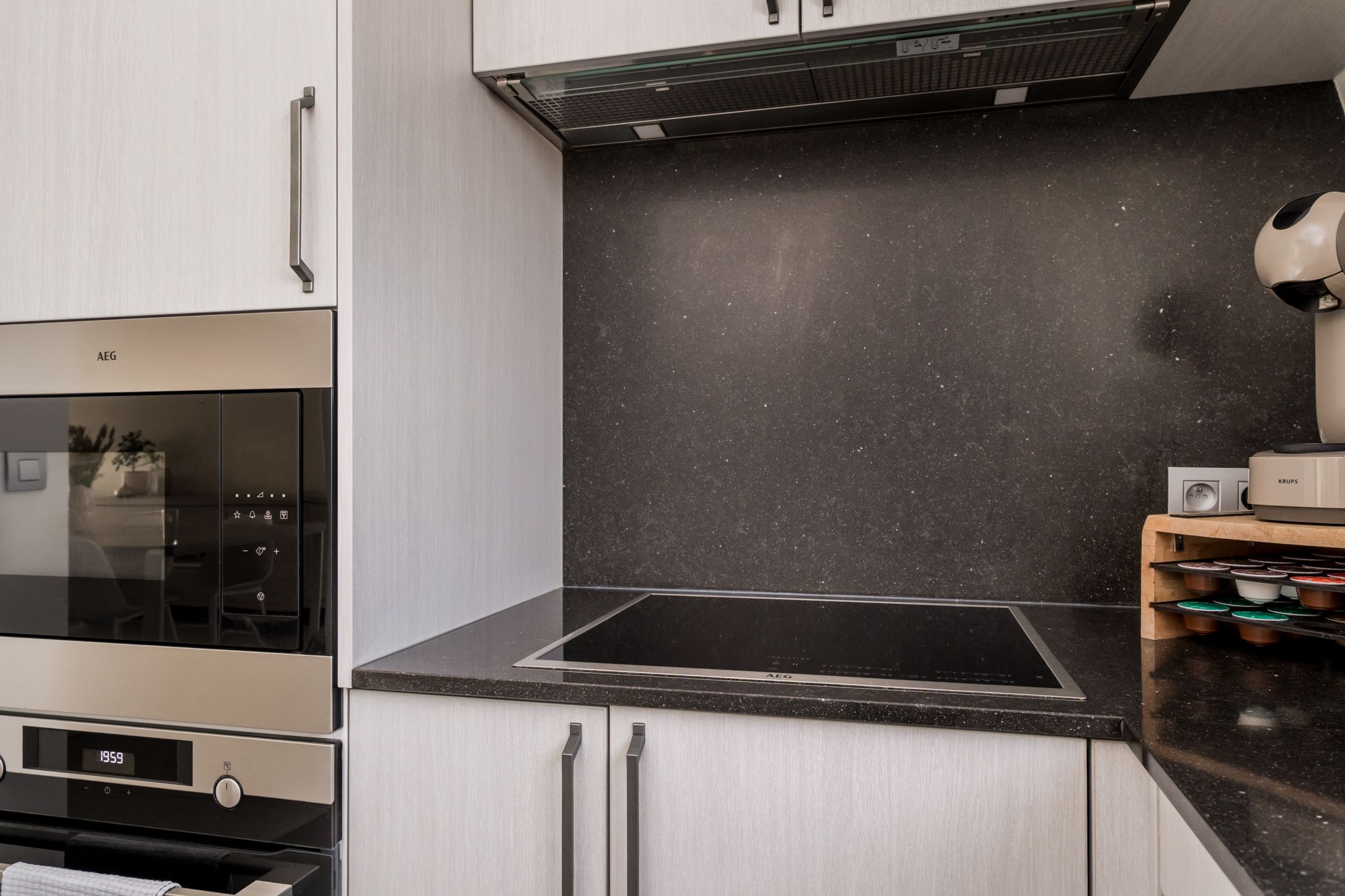 Ruim, lichtrijk hoekappartement (3 slpks) – volledig gerenoveerd – toplocatie te Diegem foto 8