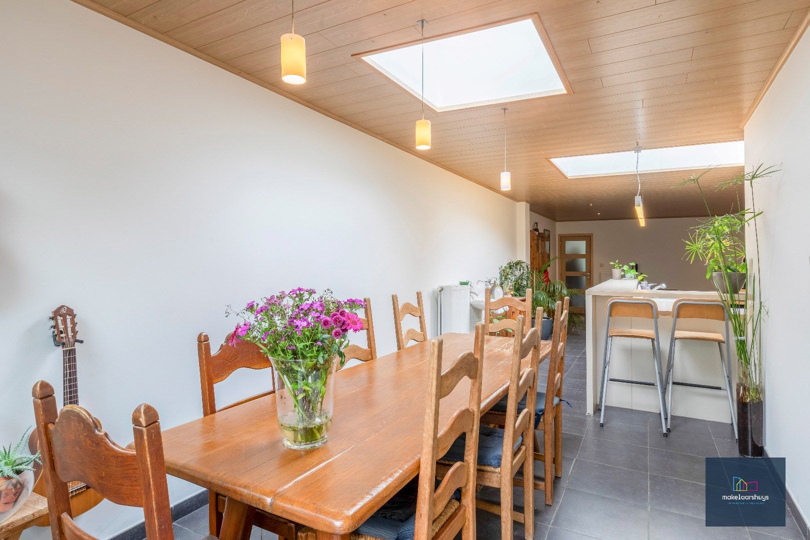 Instapklare woning met aangename tuin en garage foto 9