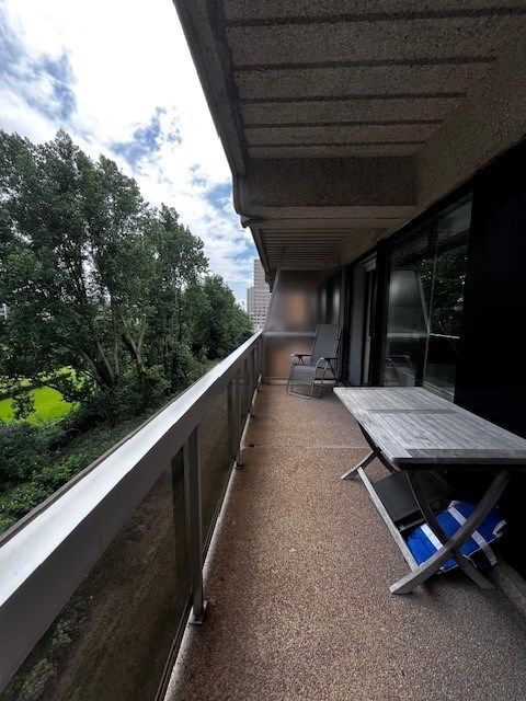 Ruim bemeubelde studio te koop in residentie Hypos II, Oostende foto 4