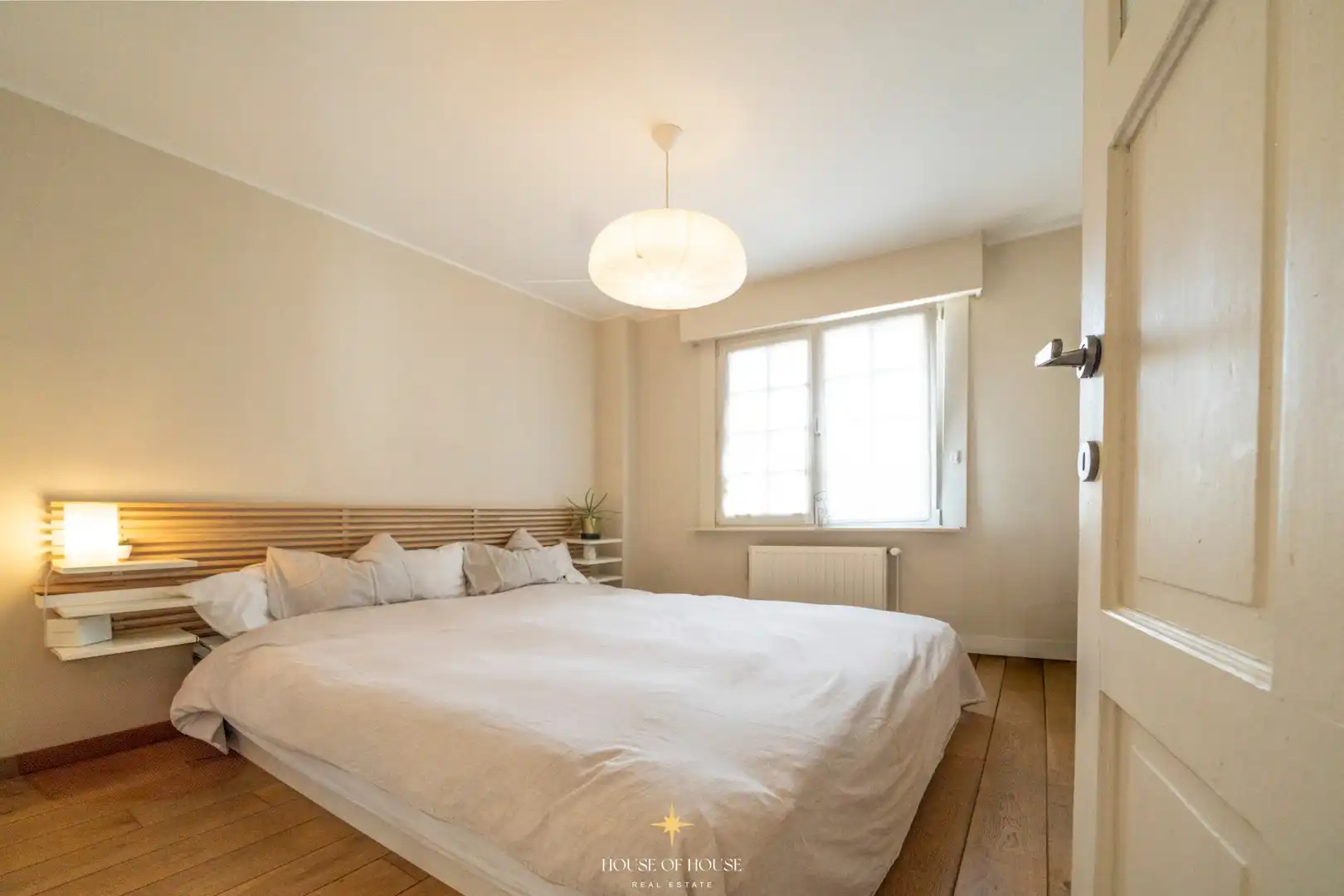 Gerenoveerd charmehuis in het hart van Brugge foto 25