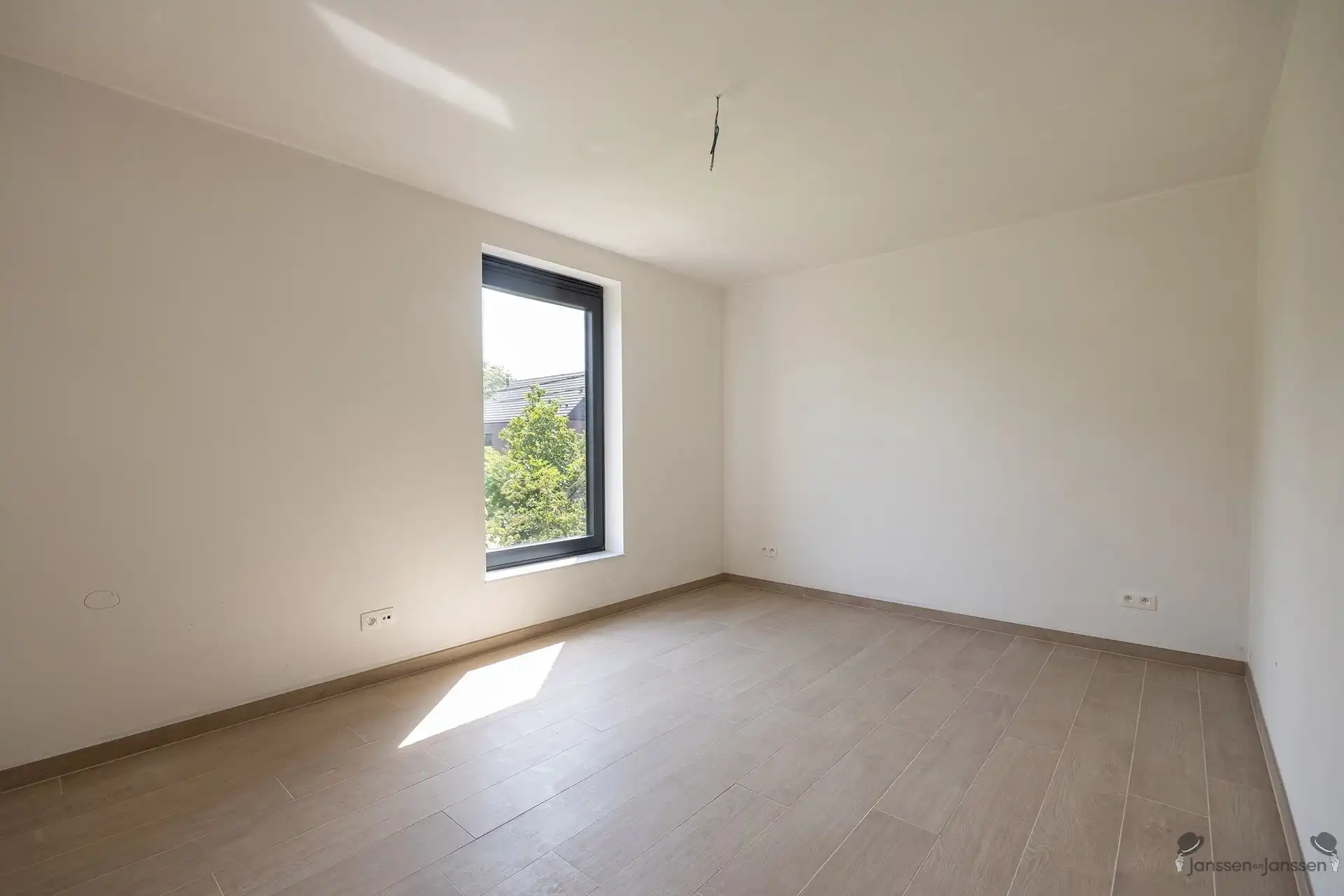Nieuwbouwwoning met 3 slpk & tuin foto 9