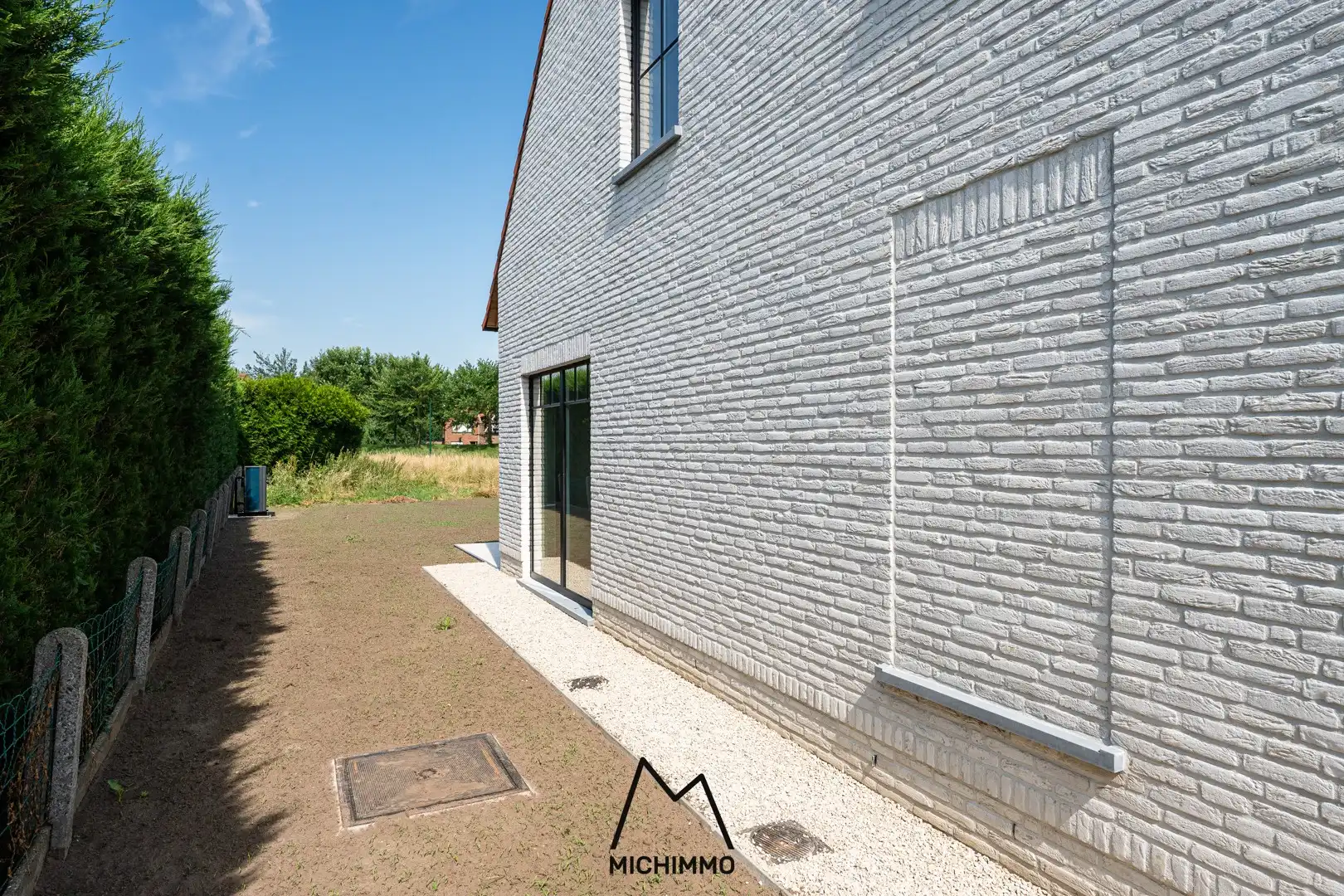 Fantastische nieuwbouwwoning met vier slaapkamers op rustige locatie te Assenede! foto 5