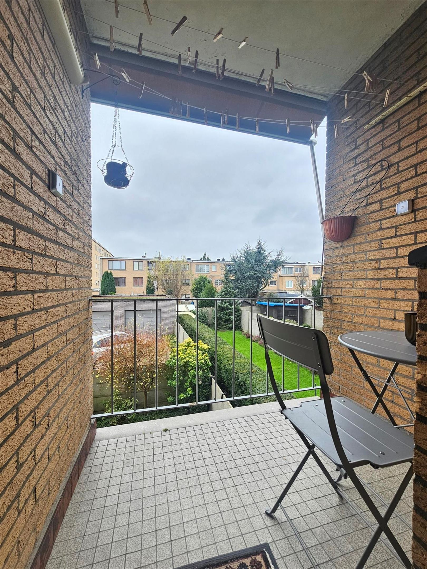 Appartement met 2slpks, terras en garage foto 10