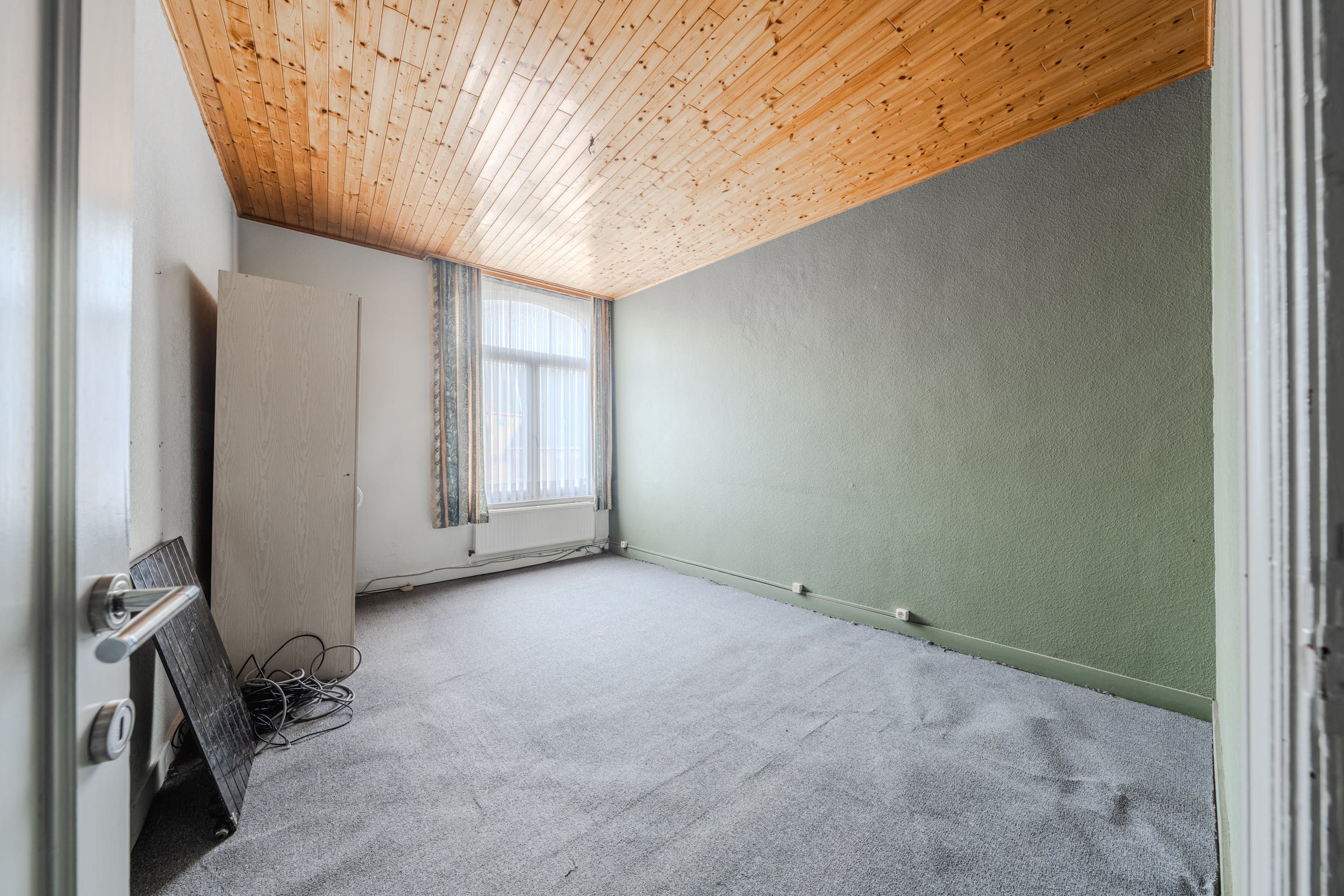 Goed gelegen handelspand met veel potentieel in Lombardsijde foto 19