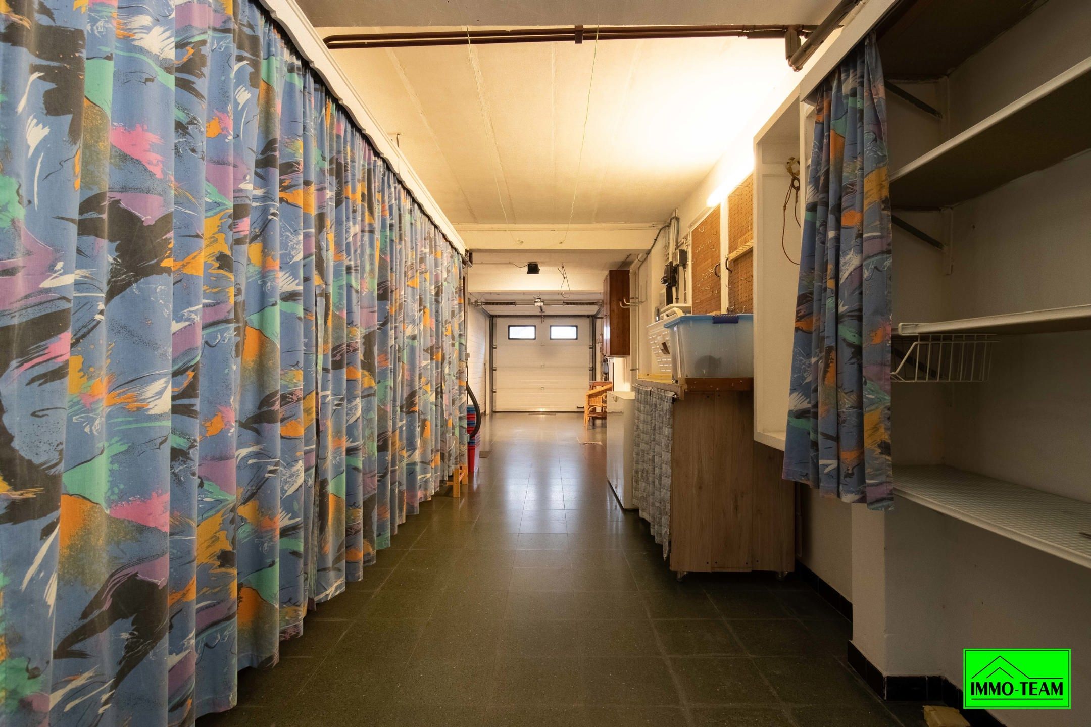 Ruime goed onderhouden gezinswoning met 4 slaapkamers foto 24