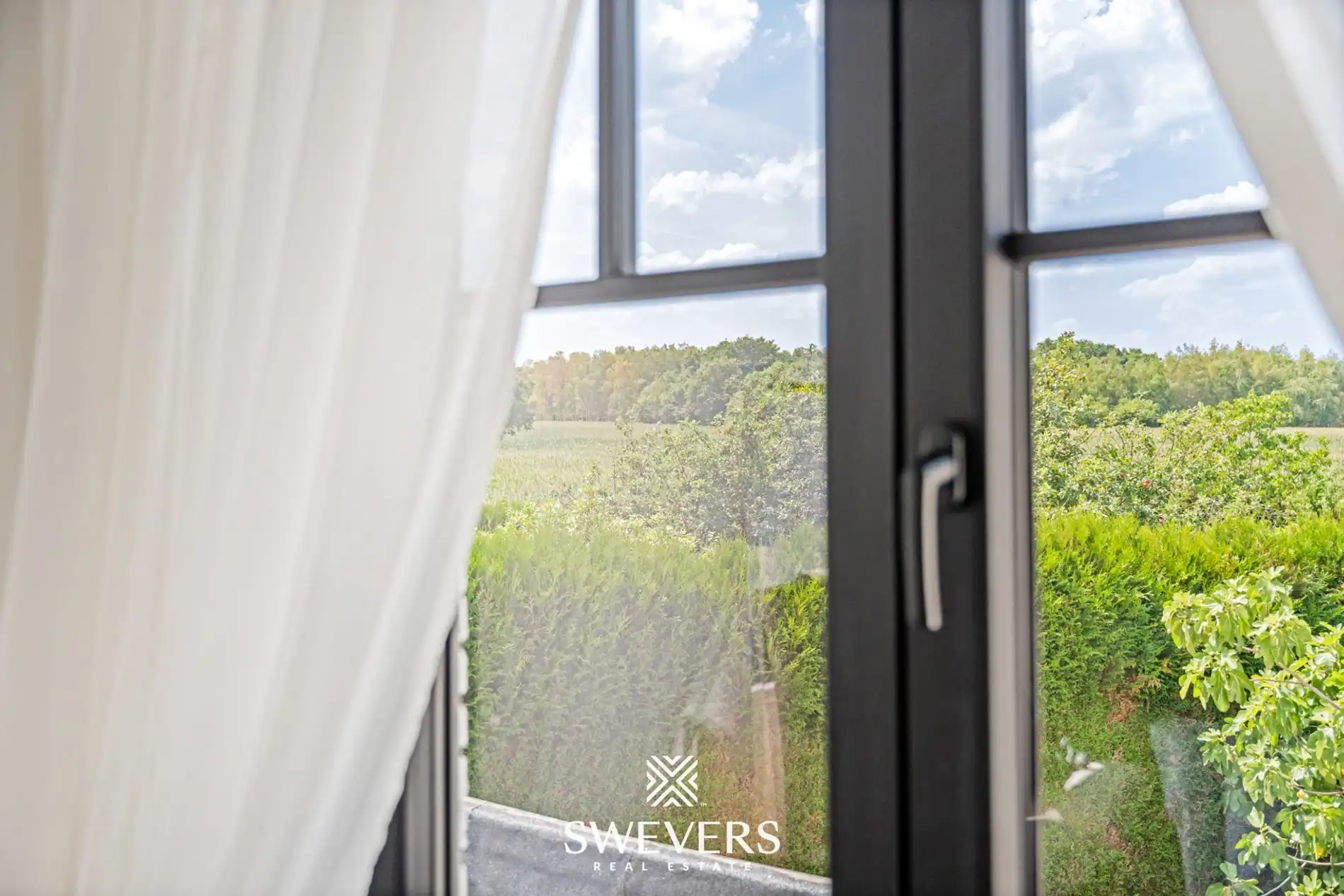 Prachtig gerenoveerde woning met 3 slaapkamers foto 25