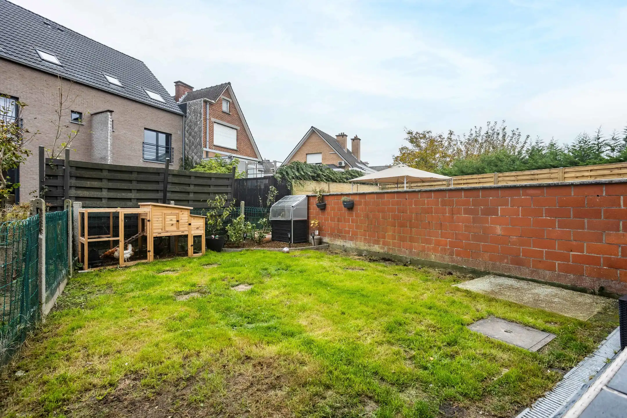 Ruime, statige woning met garage & tuin op aangename locatie foto 12