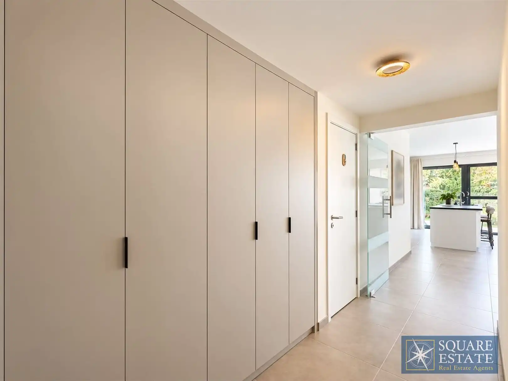 Prachtig appartement op de begane grond met garage foto 3