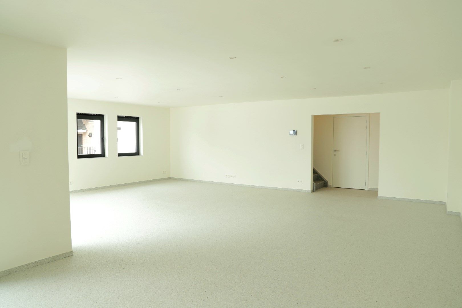 Penthouse van 178m² met 2 slaapkamers en ruim terras vlakbij Genk centrum foto 9