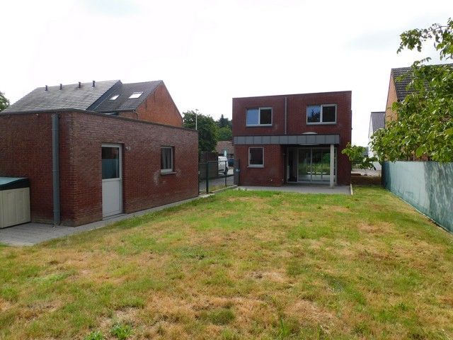 Gezinswoning met 3 slaapkamers, garage en tuin  foto 15