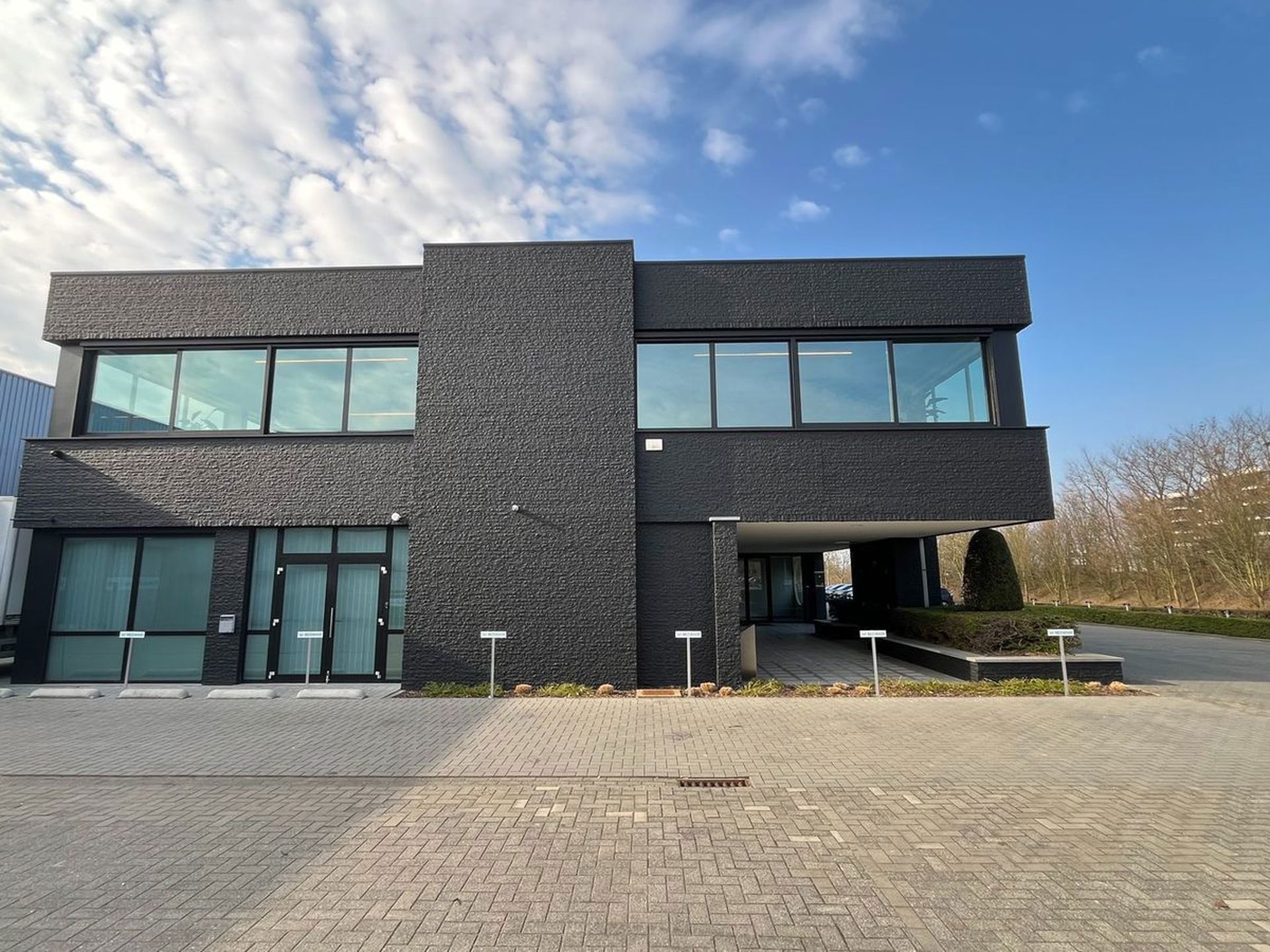 ()=>{if(producerUpdateValueVersion(node),producerAccessed(node),node.value===ERRORED)throw node.error;return node.value} Ekkelgaarden 6/1 - 3500 Hasselt