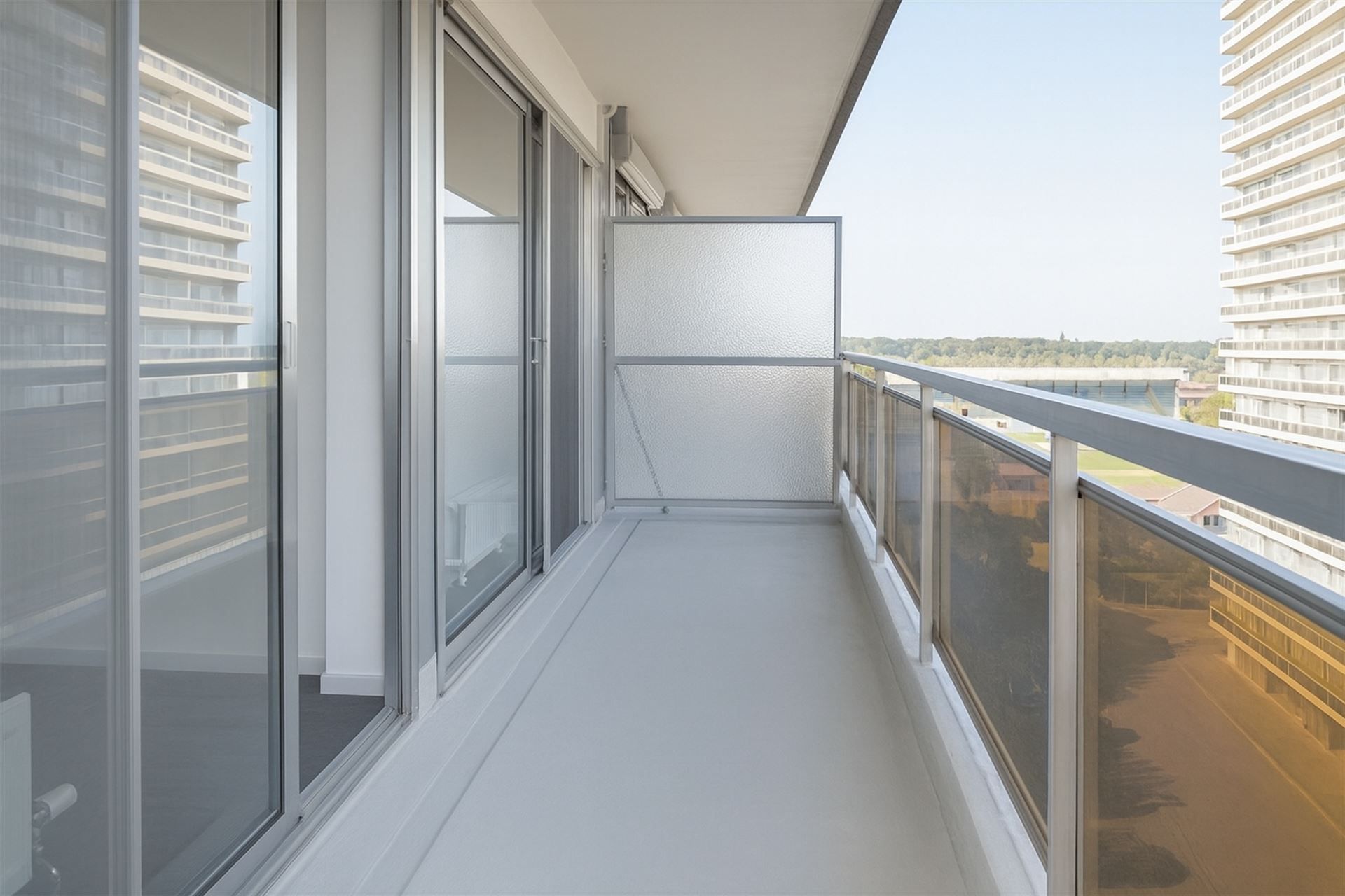 Appartement met 1 slpk en terras op 8ste verdieping foto 9