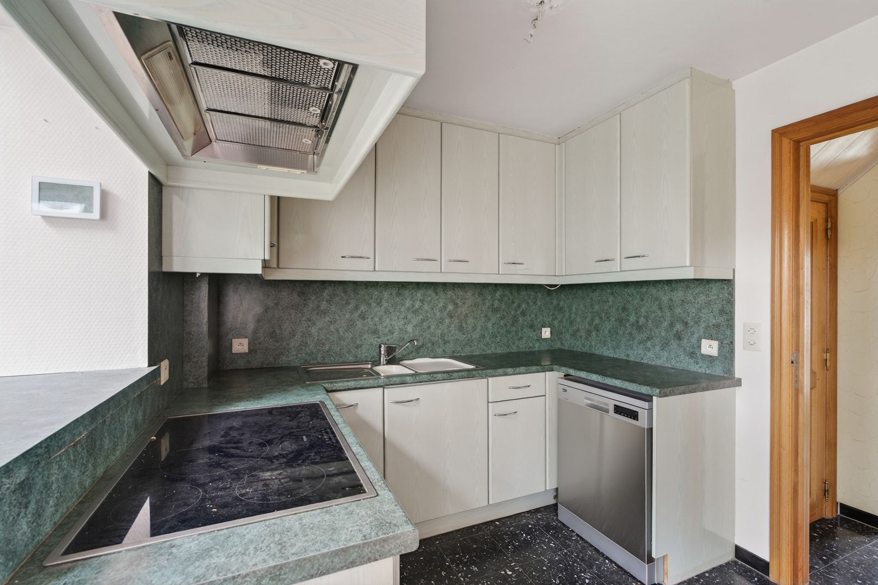 Woning met tuin, bijgebouw & carport in groen Sint-Michiels foto 6