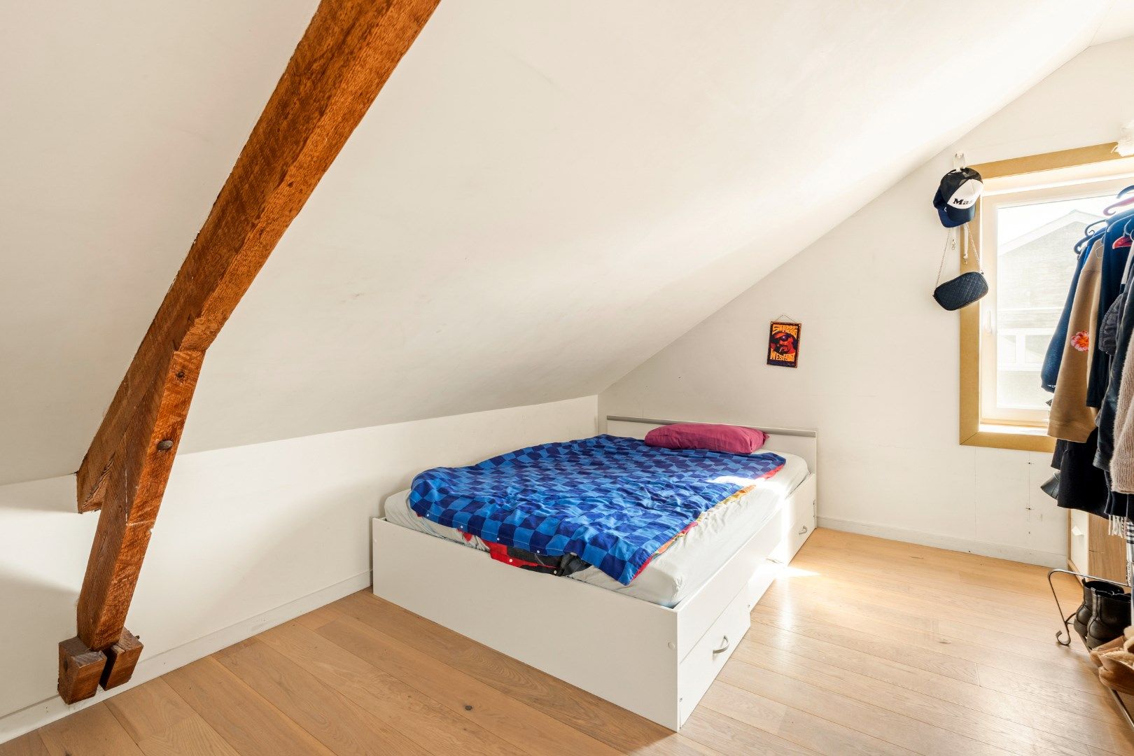 ALLEENSTAANDE WONING MET 5 SLPKS, 2 BADKAMERS, TUIN EN GARAGE foto 24